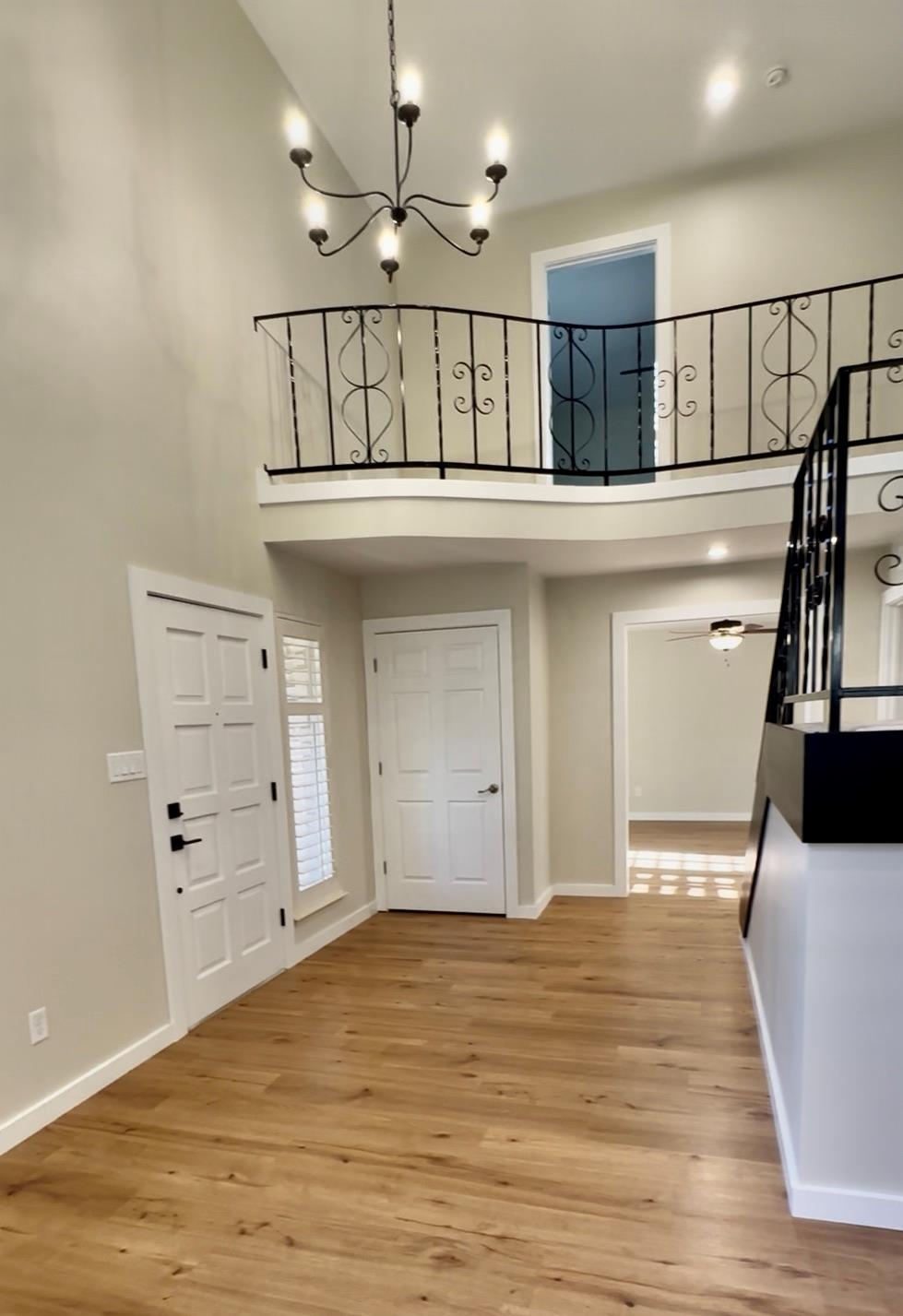 8111 Middle CT — photo 3