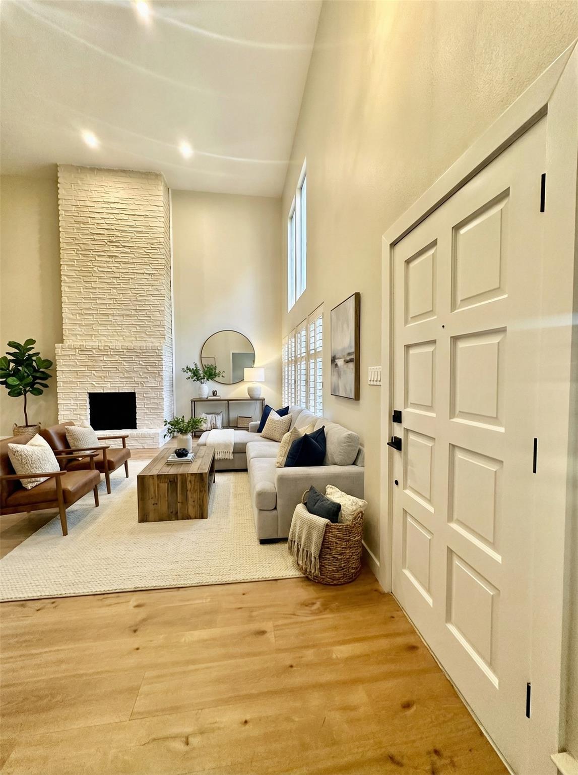 8111 Middle CT — photo 4