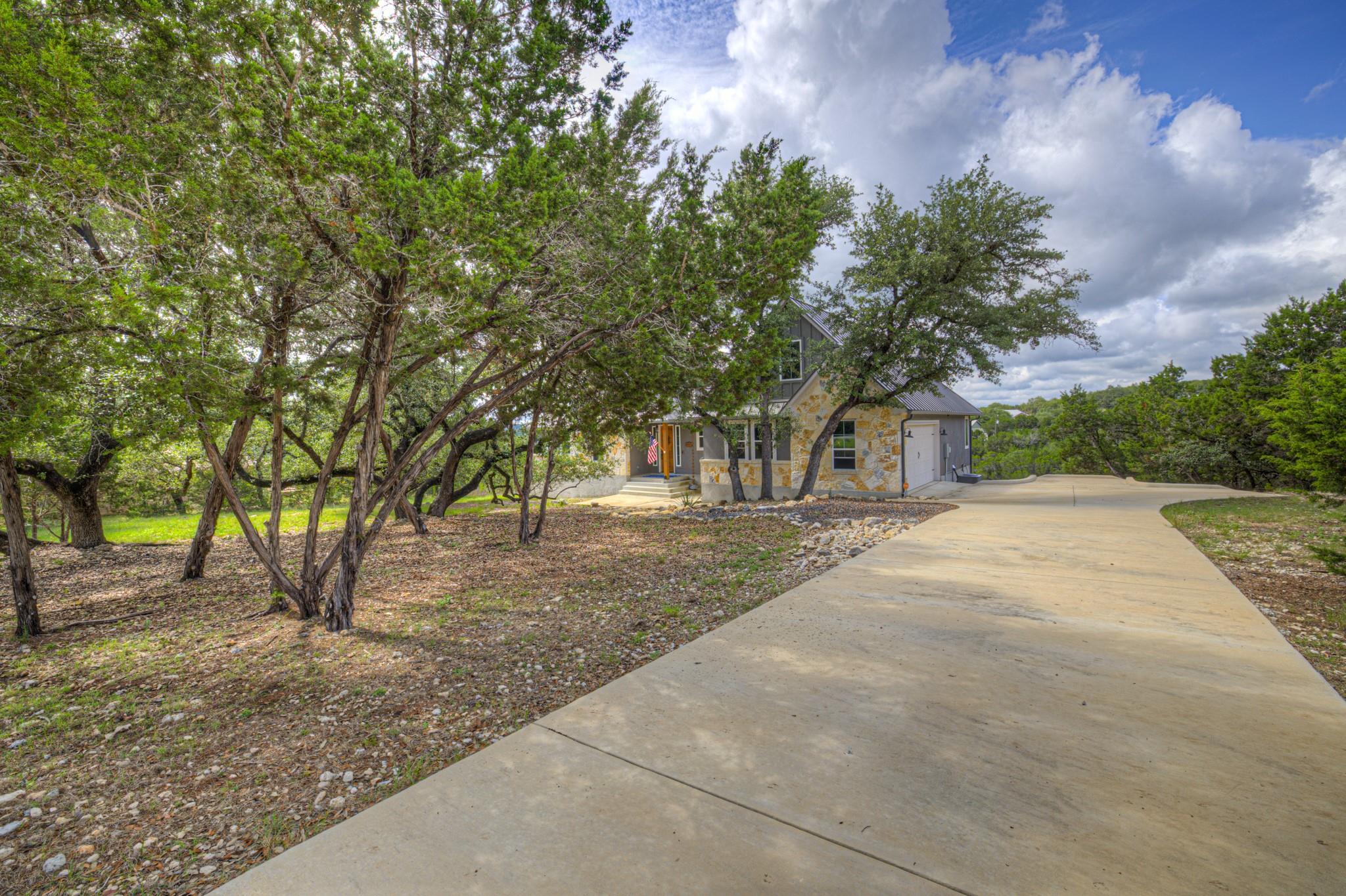 562 Toye BLVD — photo 4