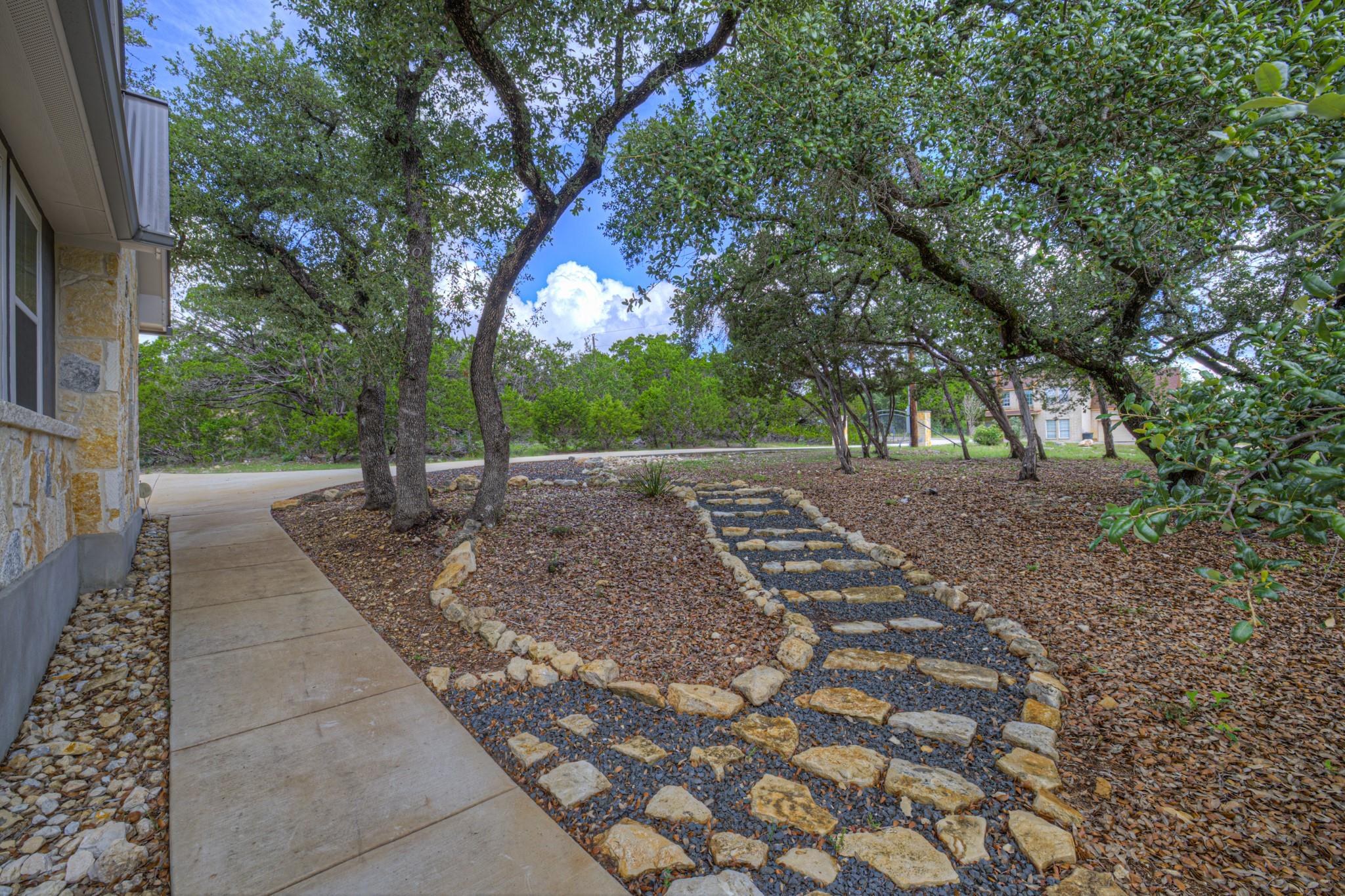 562 Toye BLVD — photo 5