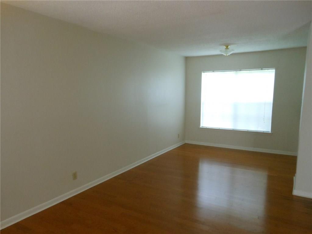2516 Enfield #202 — photo 5