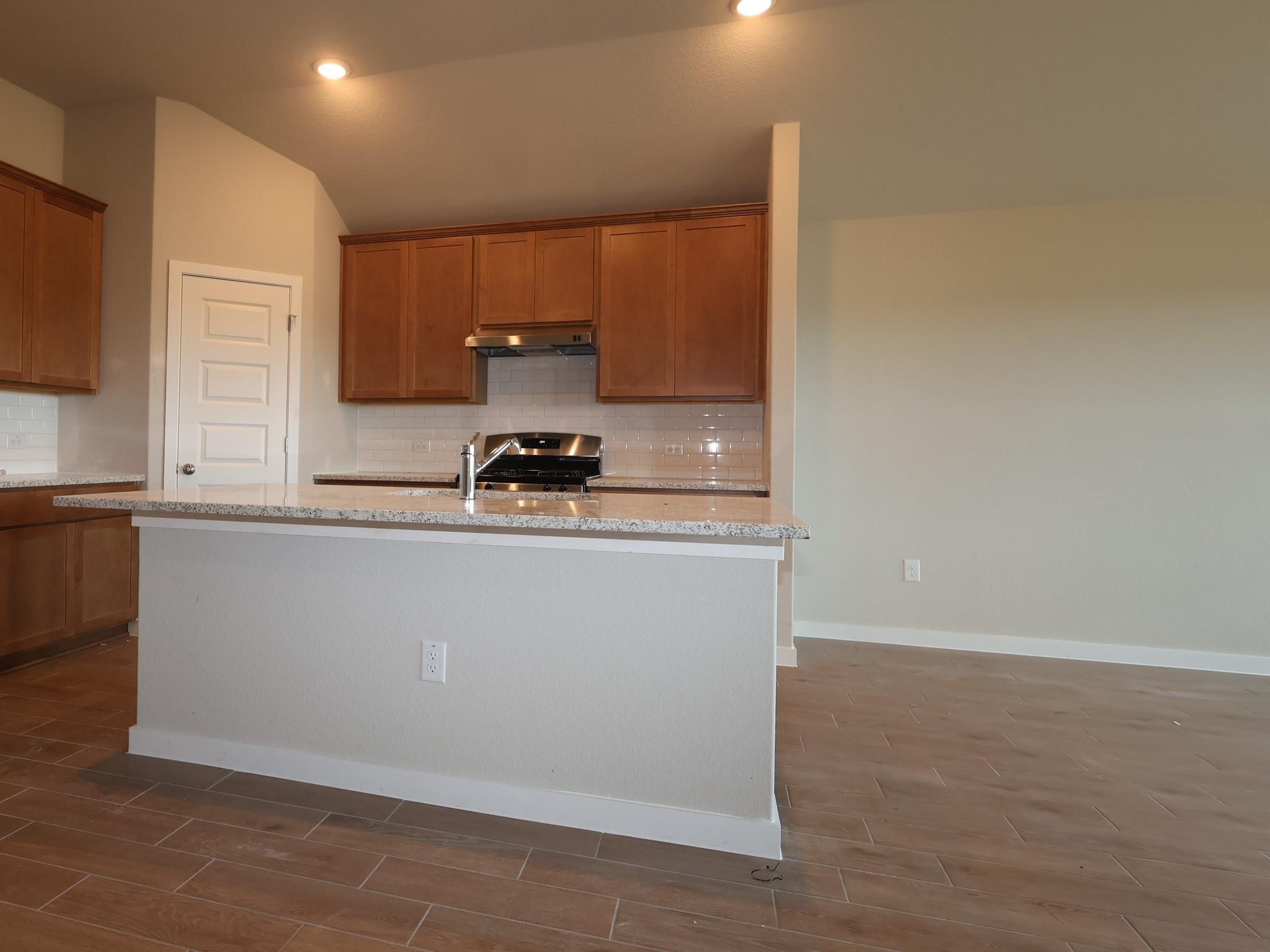12304 Setting Peak LN — photo 4