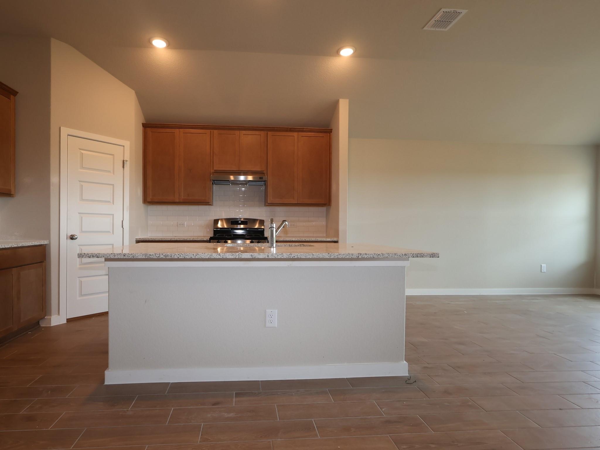12304 Setting Peak LN — photo 5