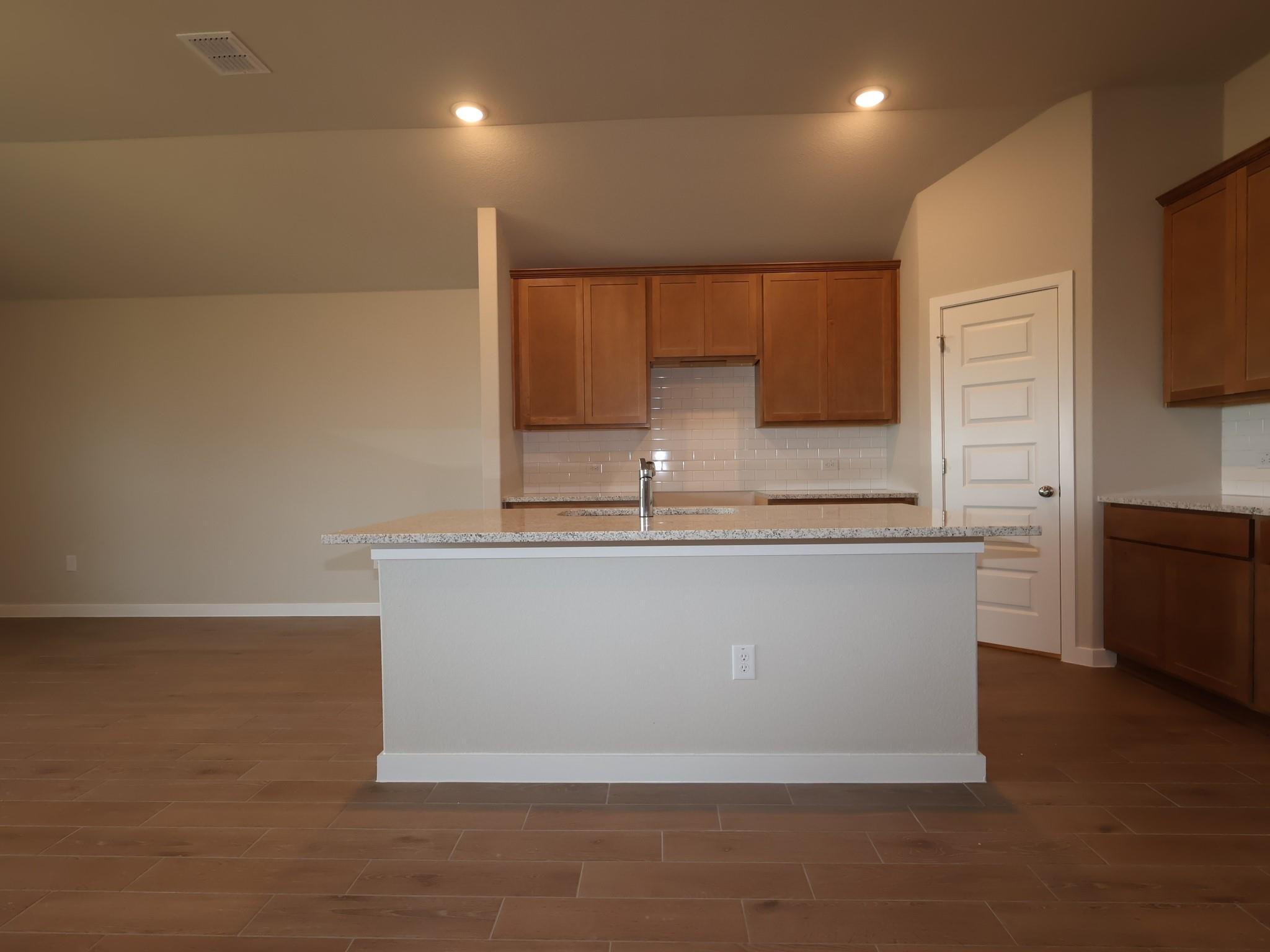 12404 Setting Peak LN — photo 3