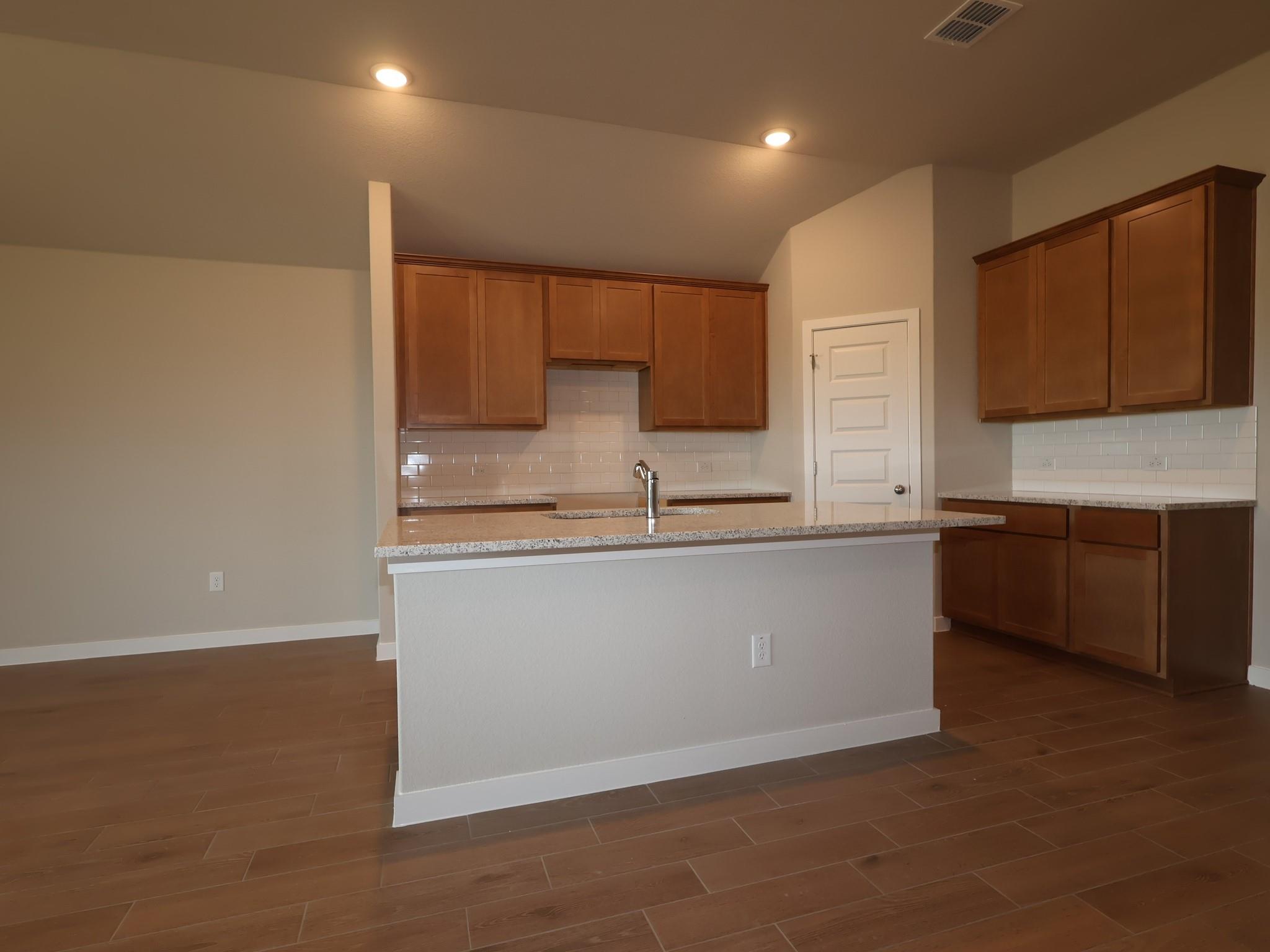 12404 Setting Peak LN — photo 4