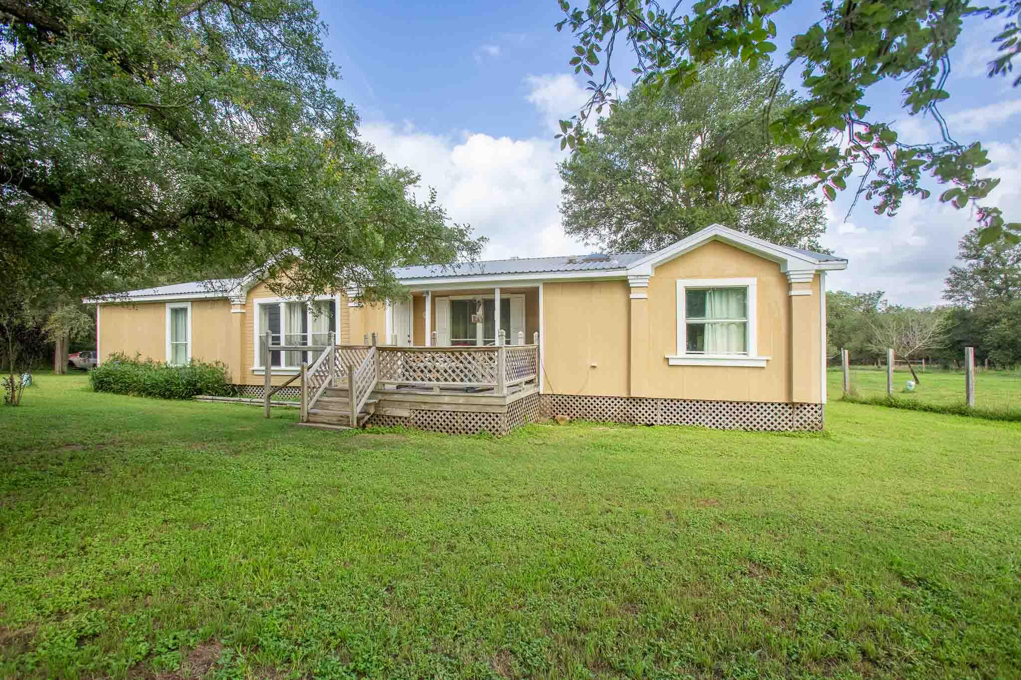277 Mesquite DR — photo 3