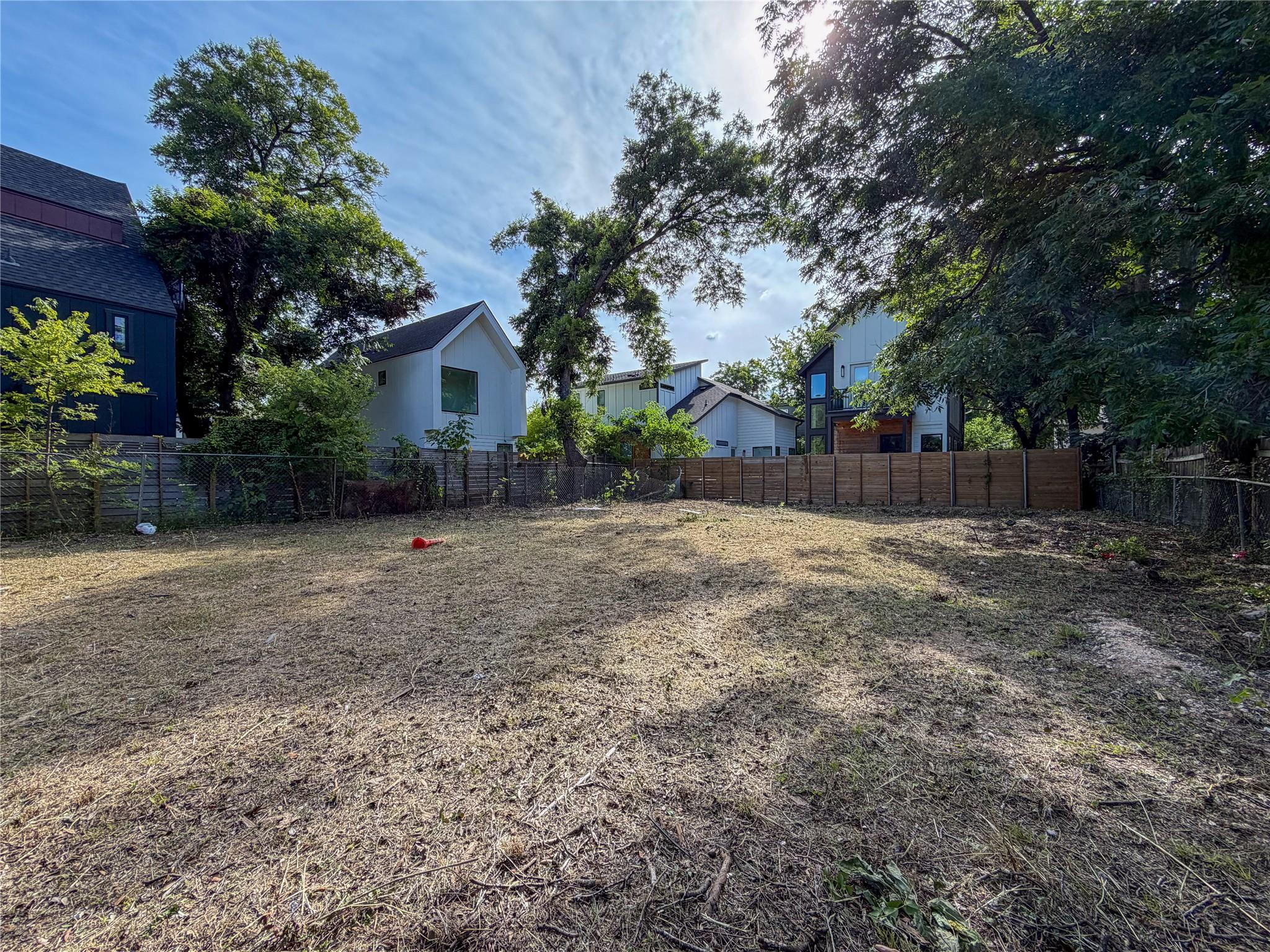 802 Maude ST — photo 4