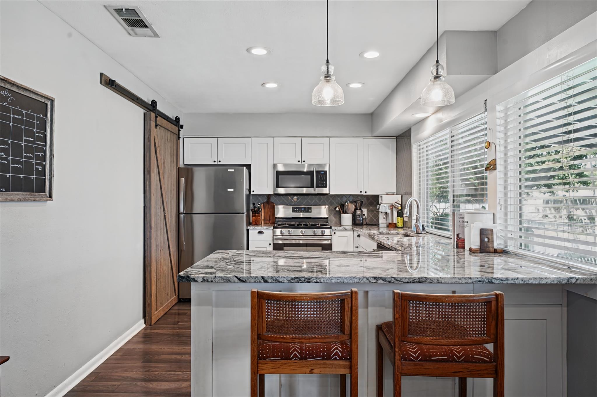 9007 Pointer LN — photo 5