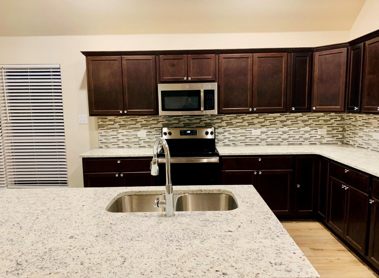 808 Fallbrook DR — photo 5
