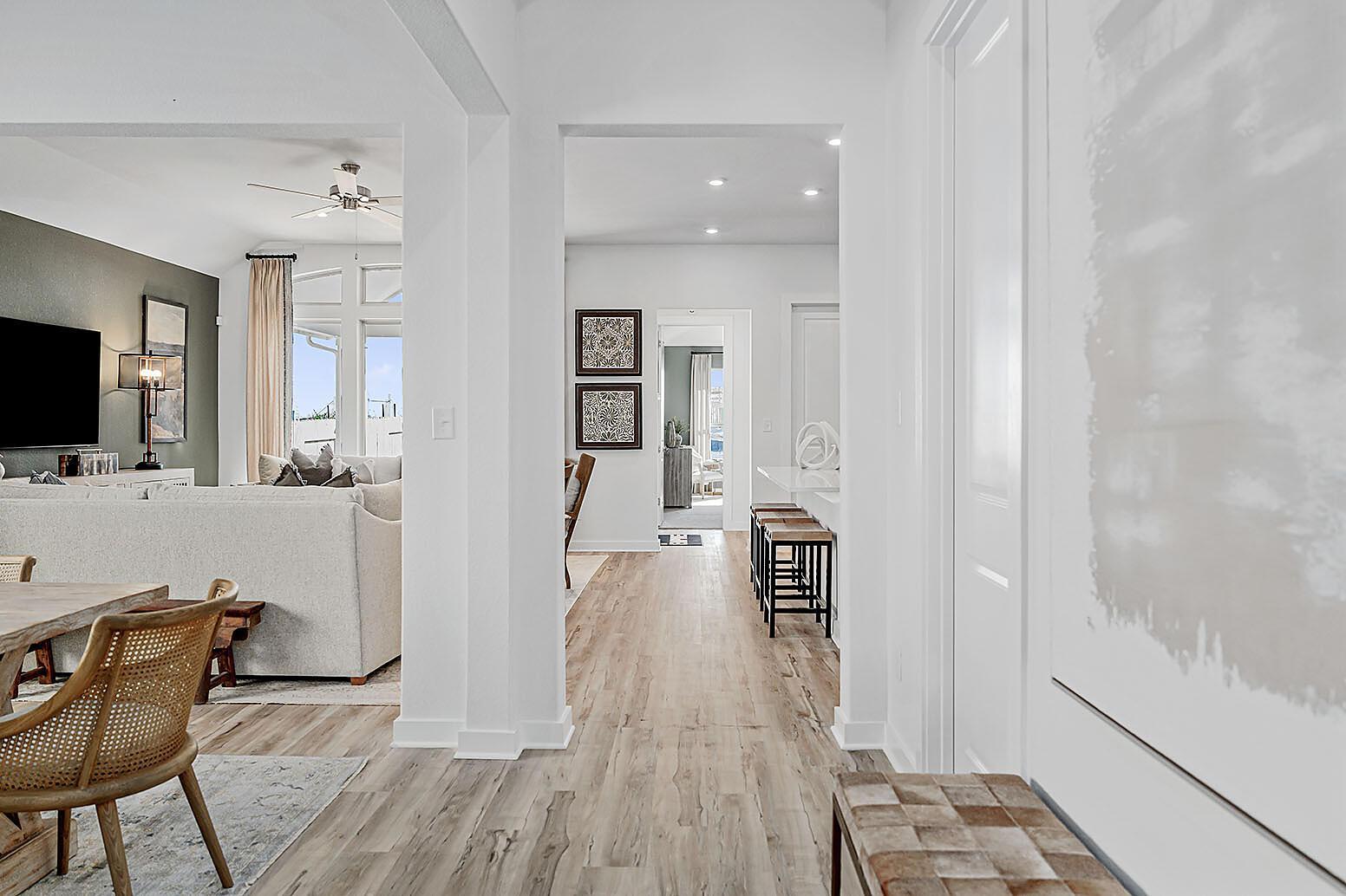 140 Hadleigh DR — photo 3