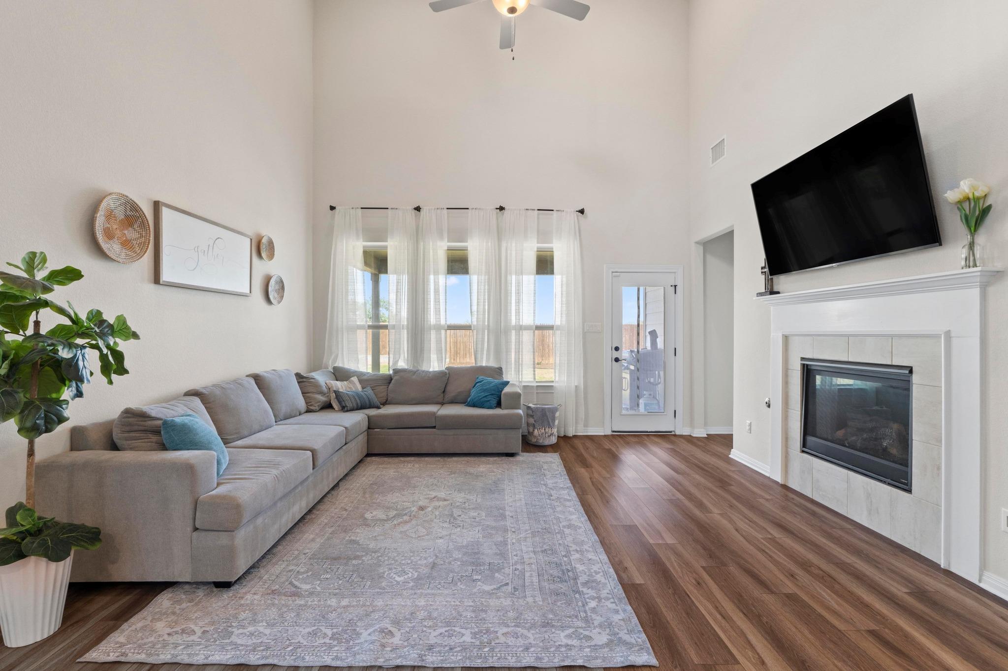 251 Zuma DR — photo 3