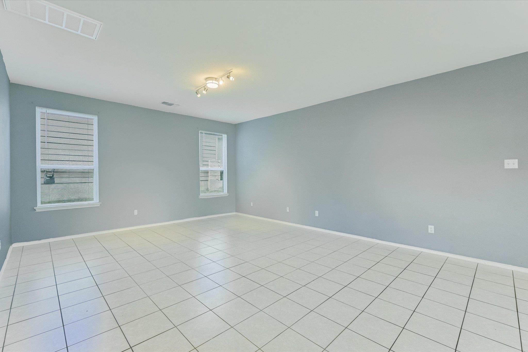 220 Nettletree DR — photo 5