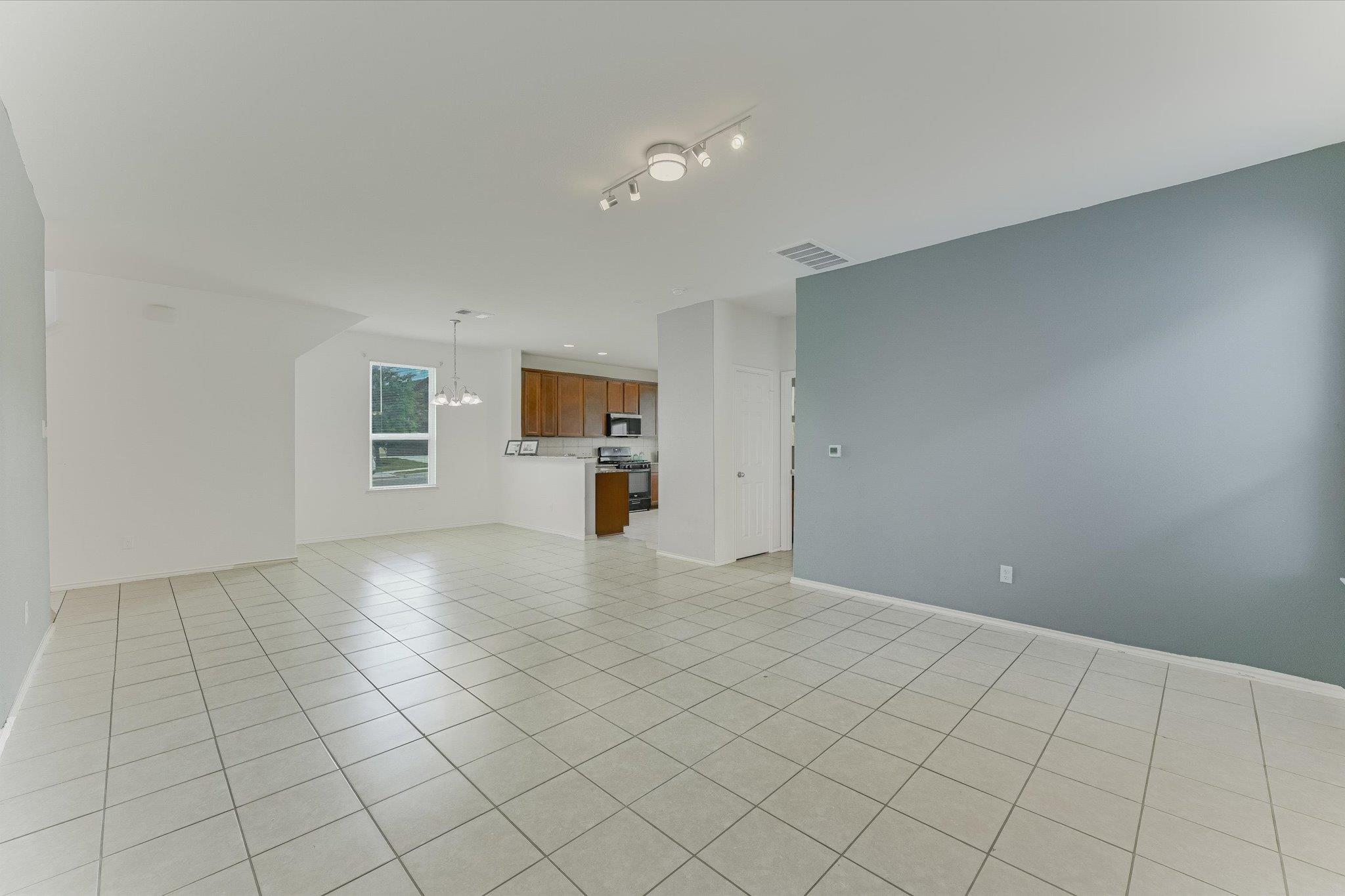 220 Nettletree DR — photo 3