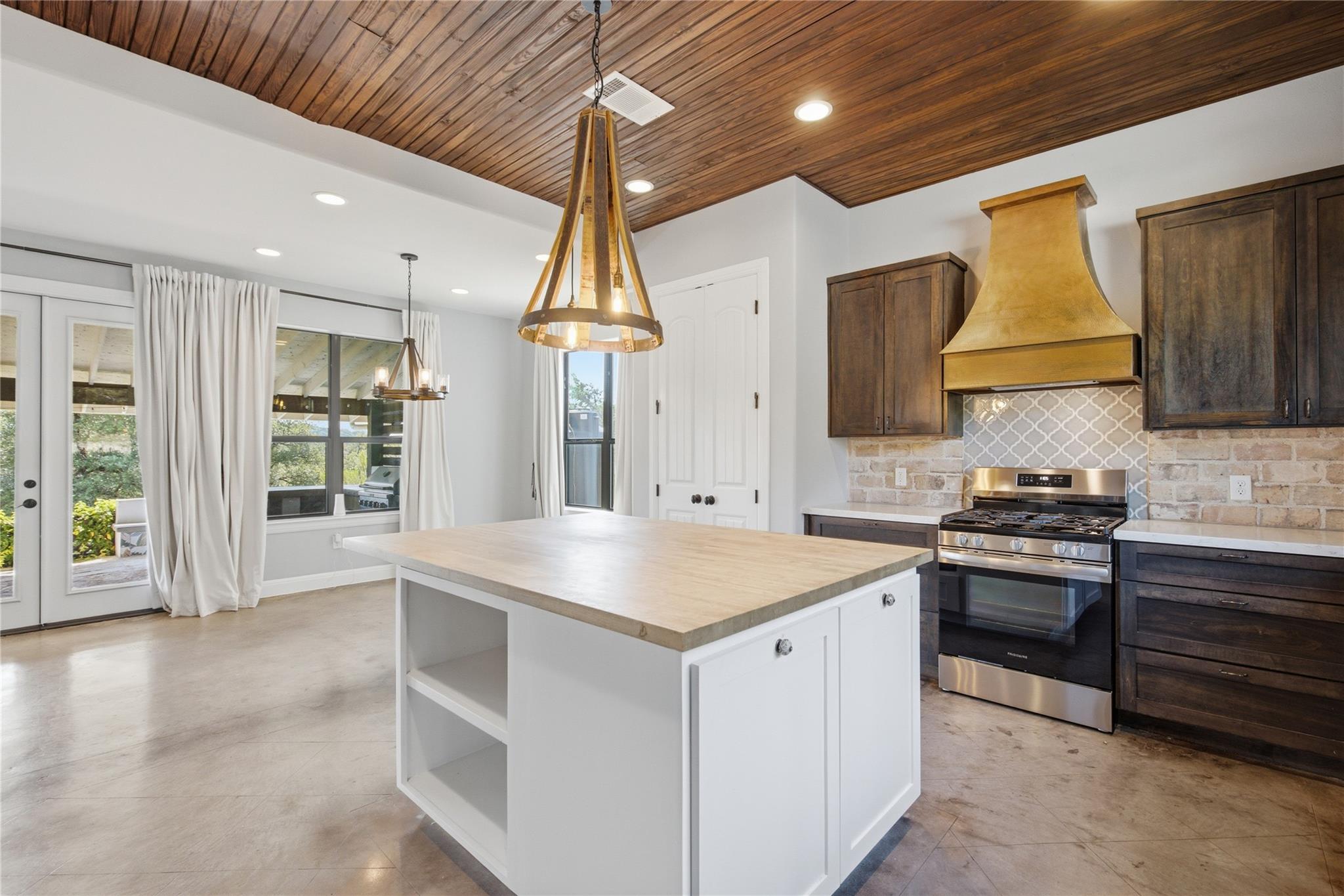 330 Gant RD — photo 5