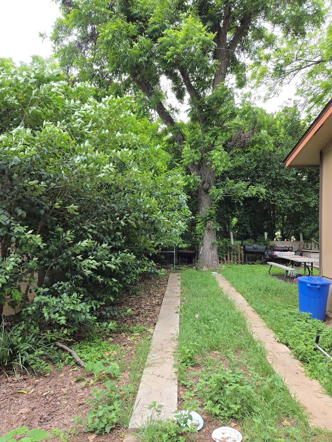 714 C M Allen PKWY — photo 3