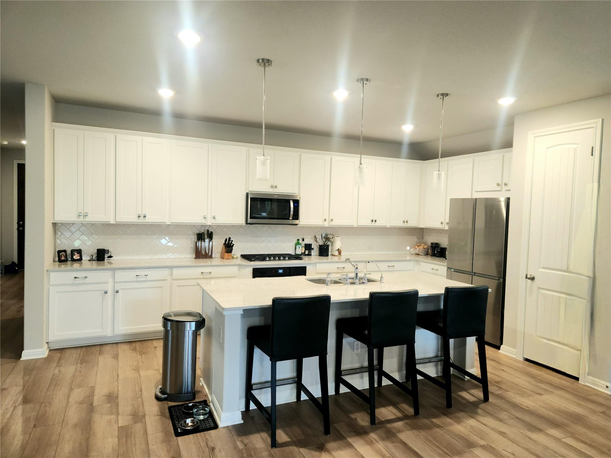 180 Golden Gate LN — photo 4