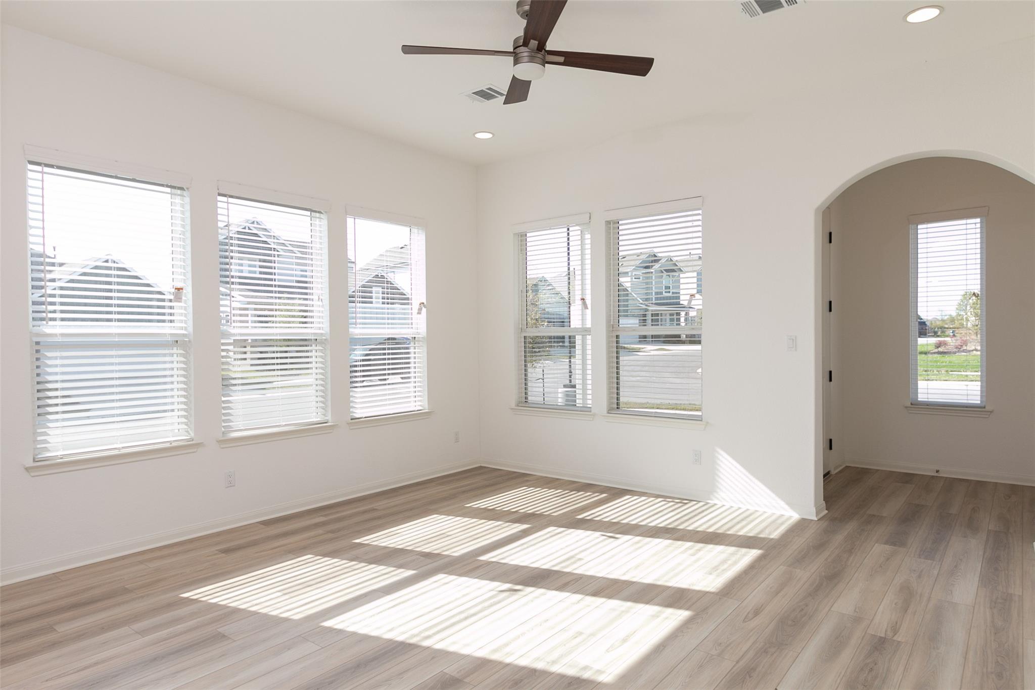 5303 Bruno ST — photo 4