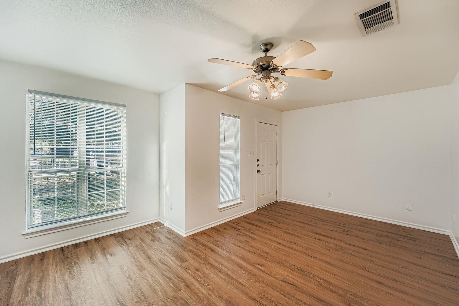 3309 Robinson Ave #A — photo 3