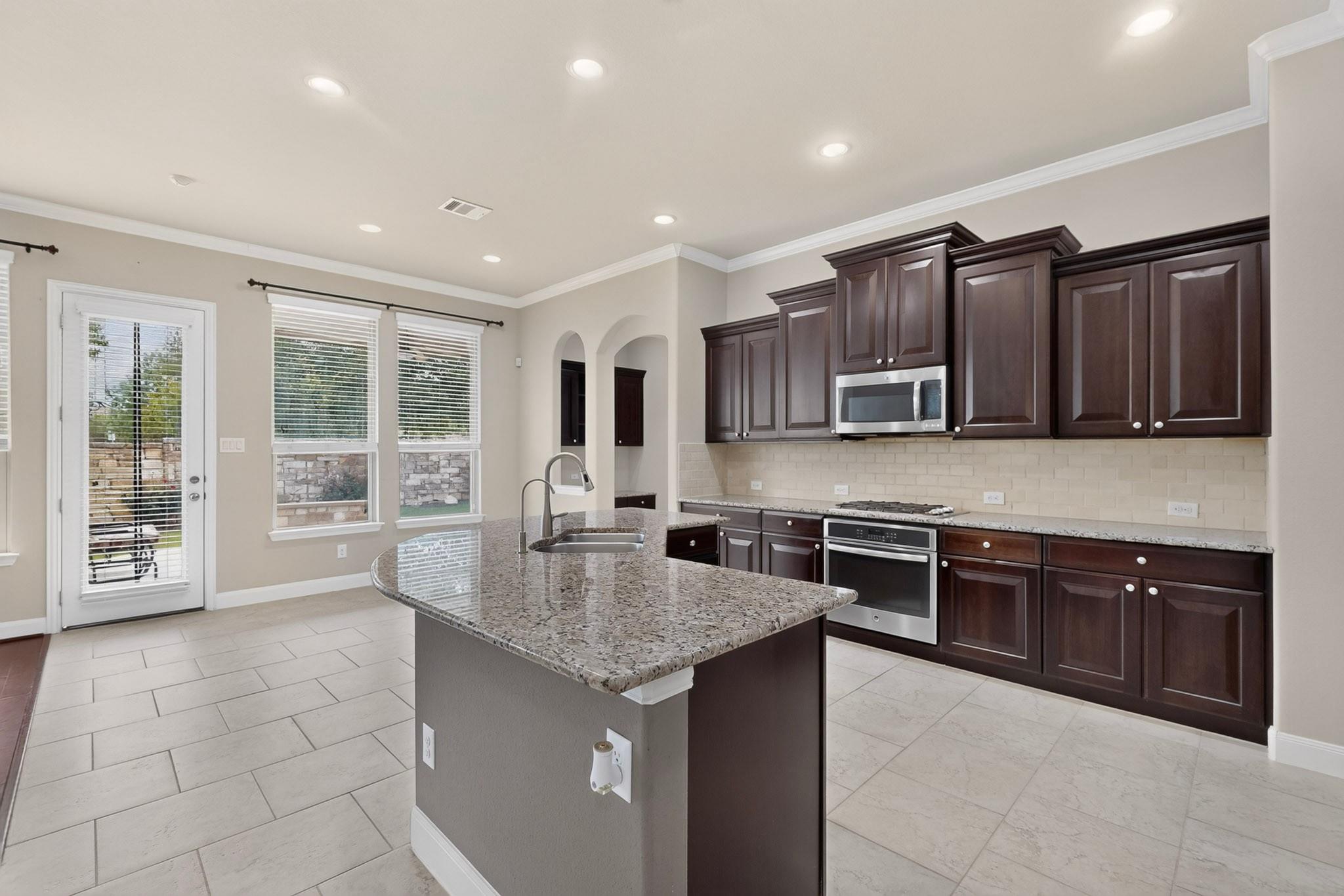 4001 MASON CV — photo 3