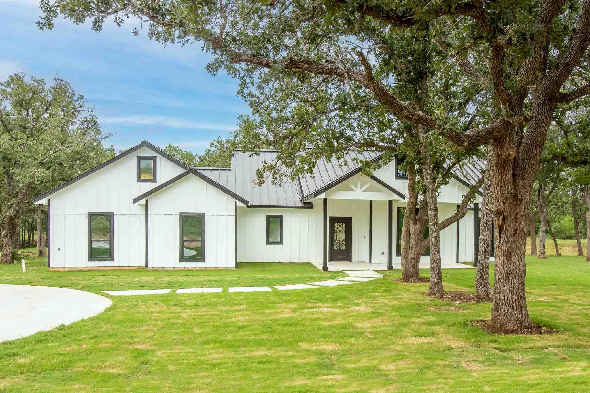 337 Smitty LN — photo 4