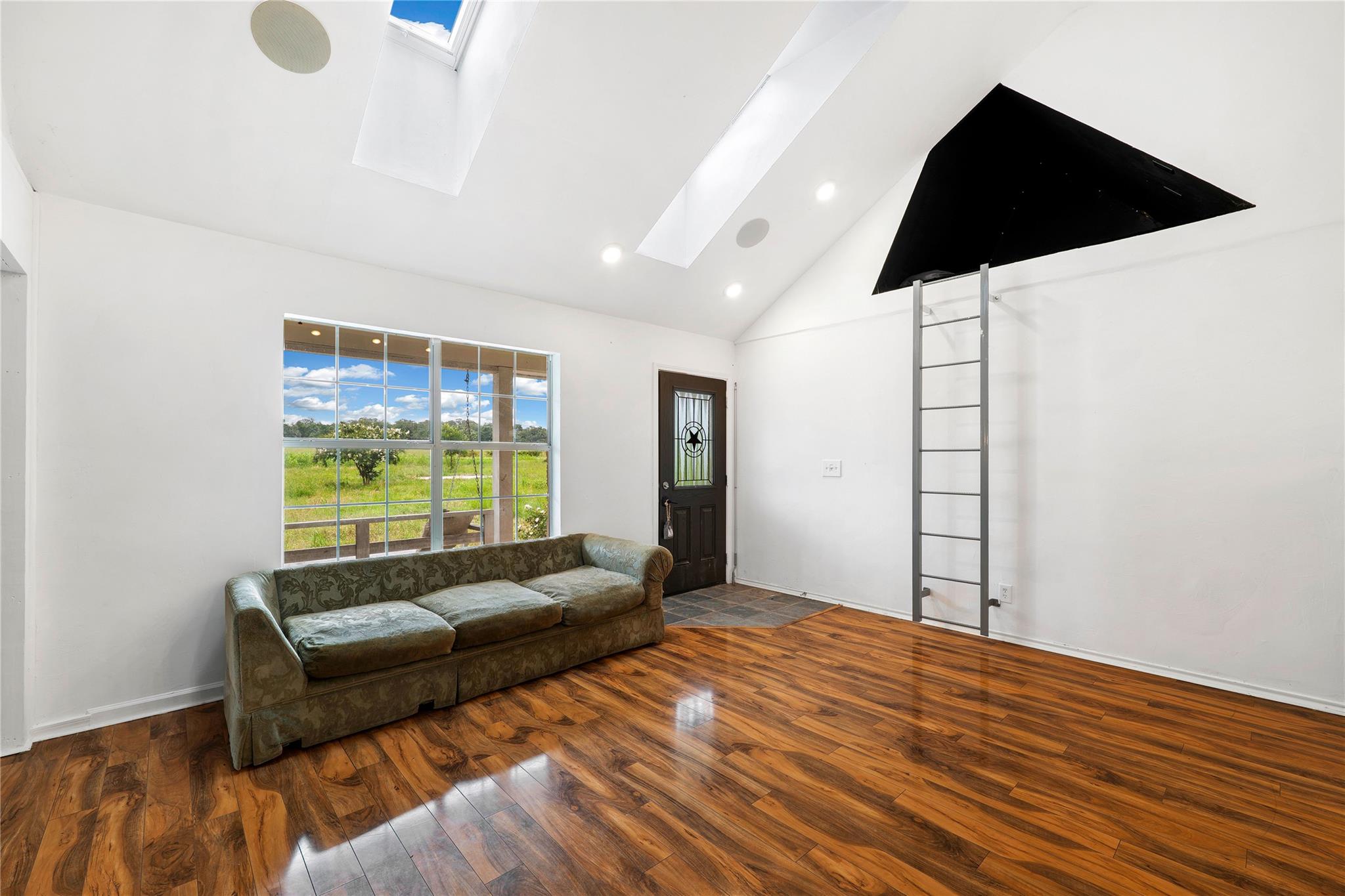 358 Easley RD — photo 4