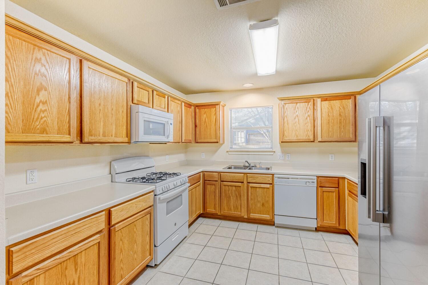 3309 Robinson Ave #B — photo 4