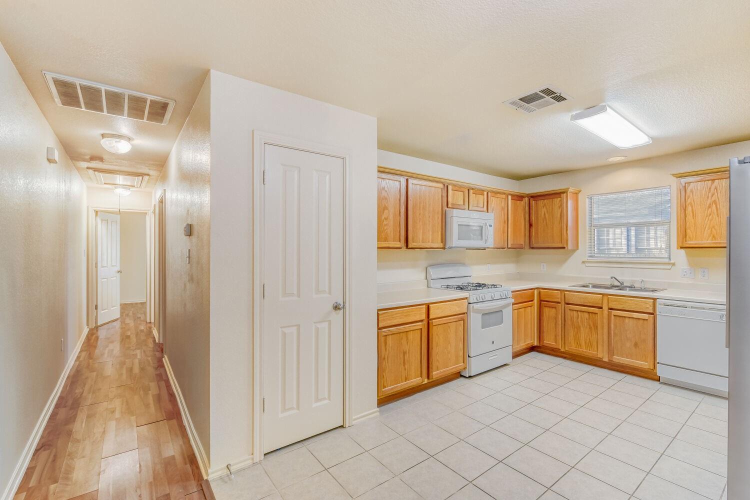 3309 Robinson Ave #B — photo 5