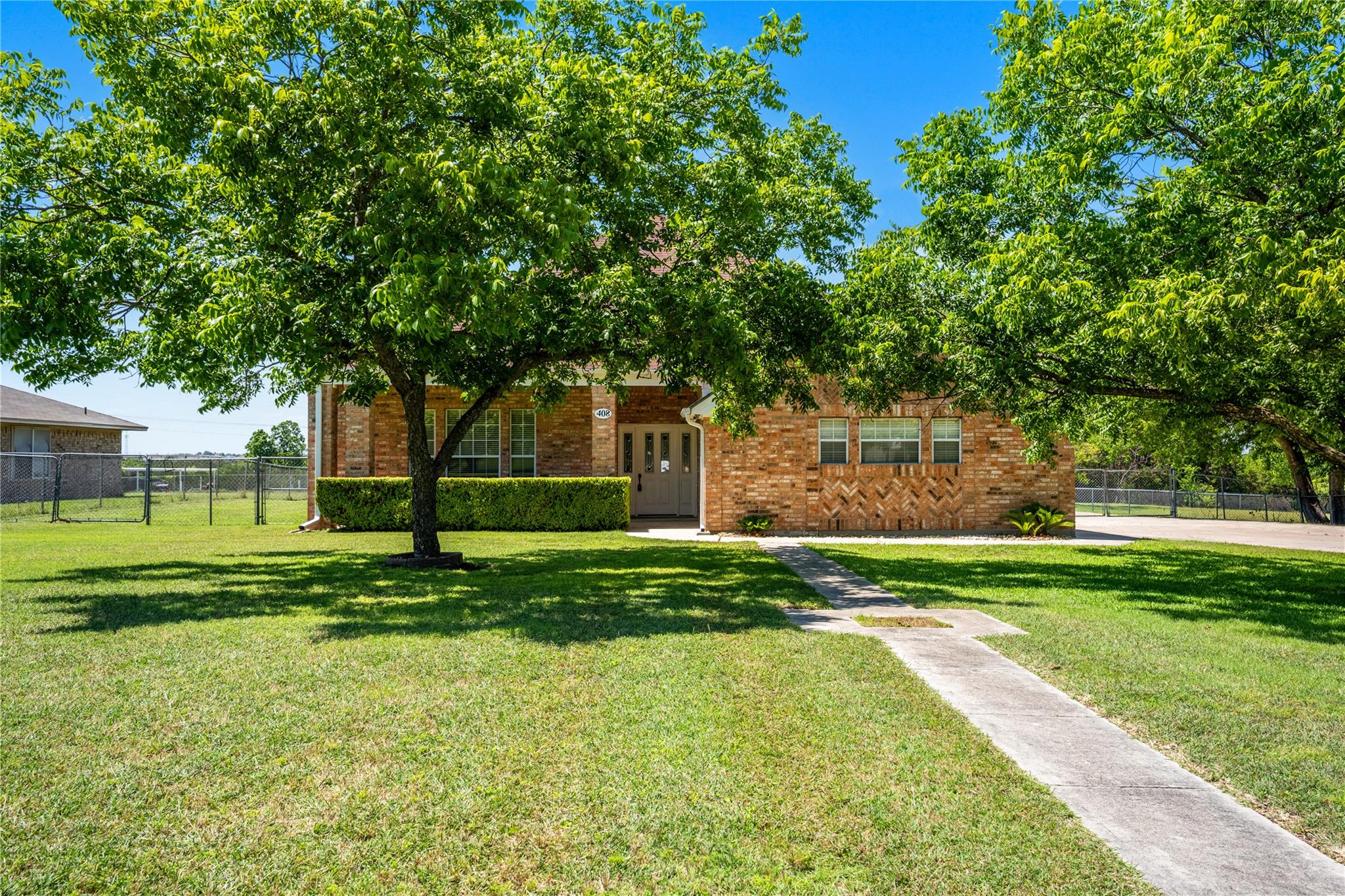 408 Briarcroft LN — photo 3