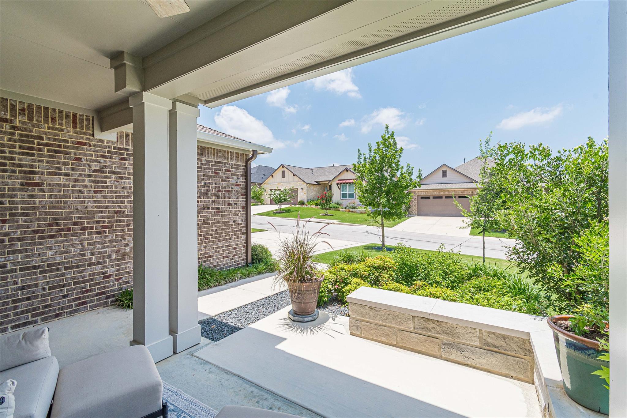 220 Cruising Oak ST — photo 5