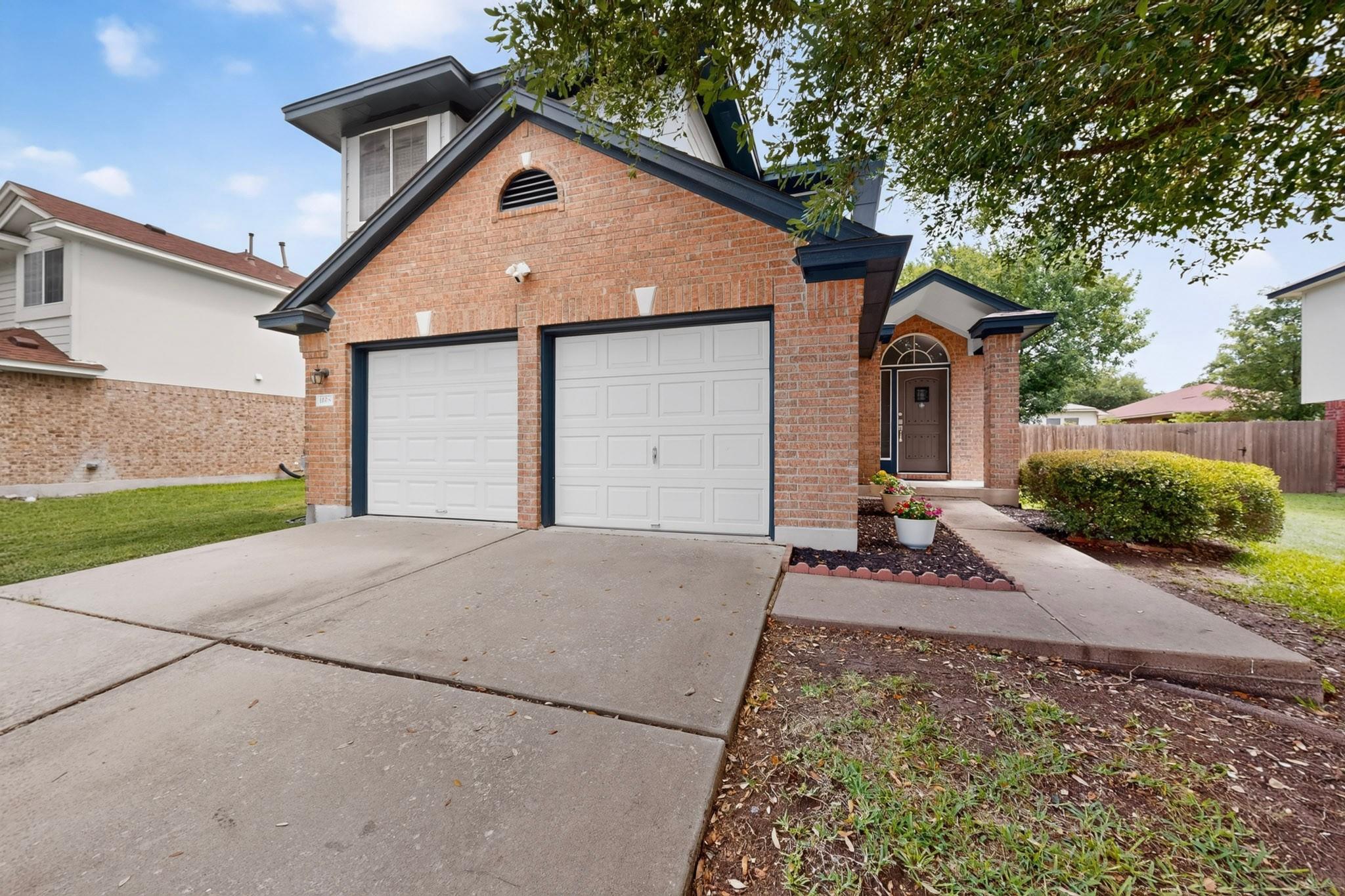 1618 Mentone DR — photo 3