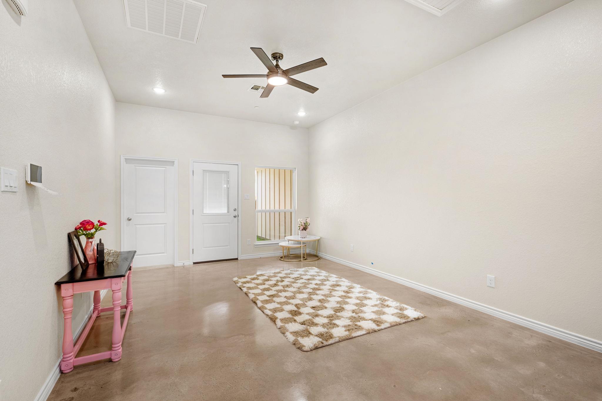 410 Avenue C — photo 4