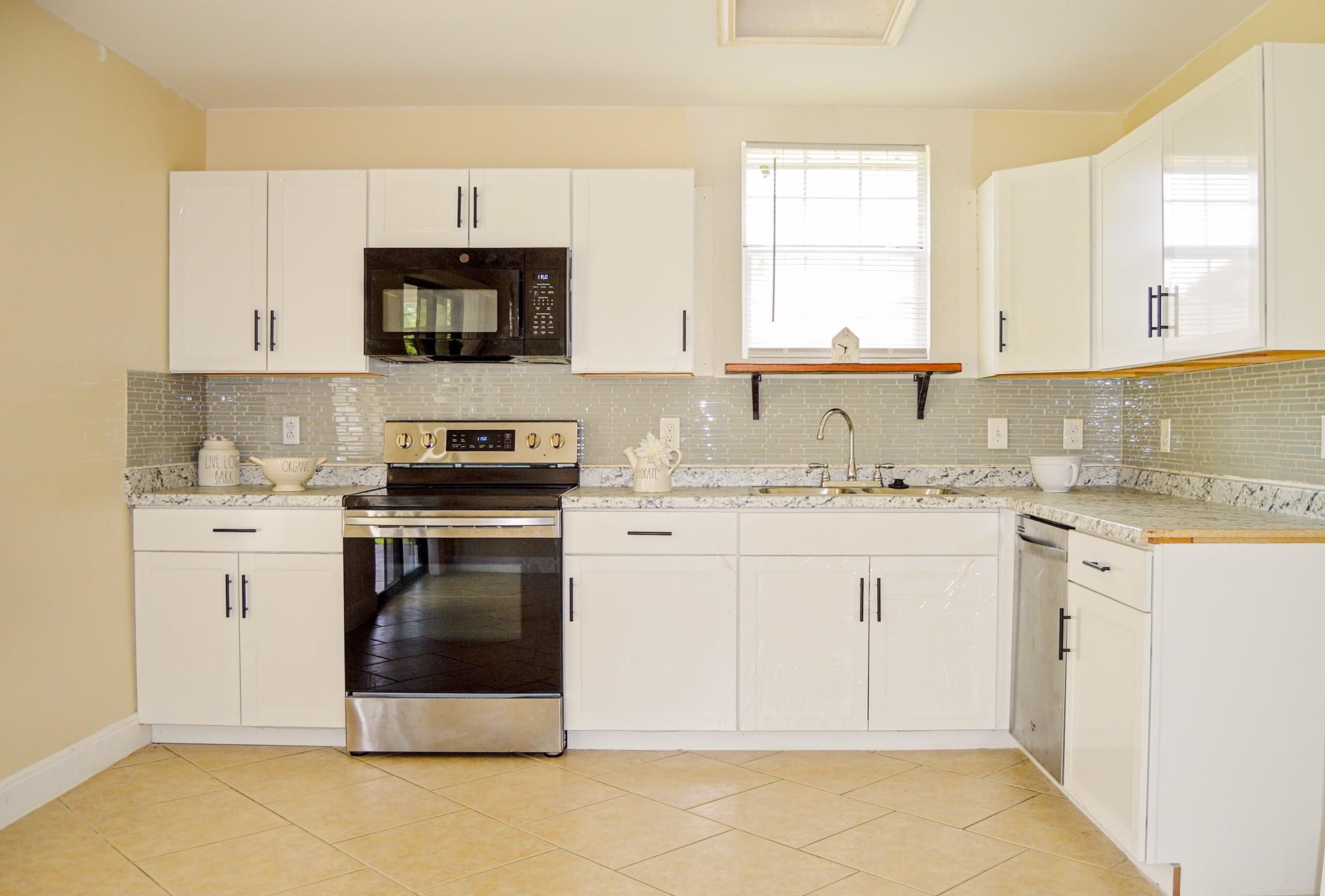 2909 Donnell DR — photo 3