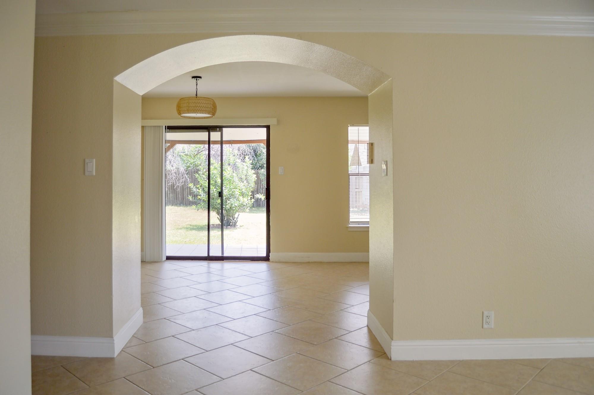 2909 Donnell DR — photo 5
