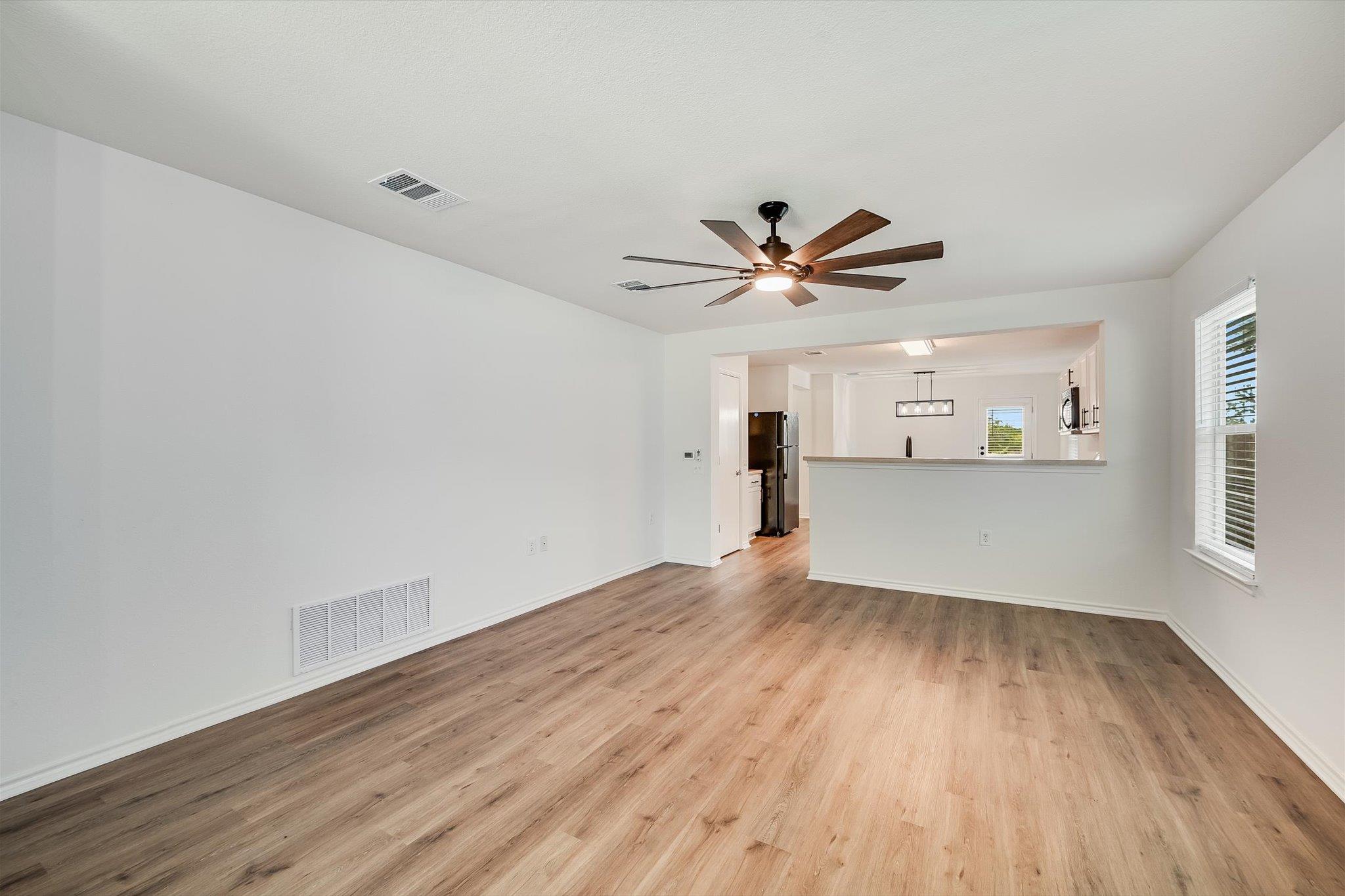 3409 Sand Dunes Ave — photo 4