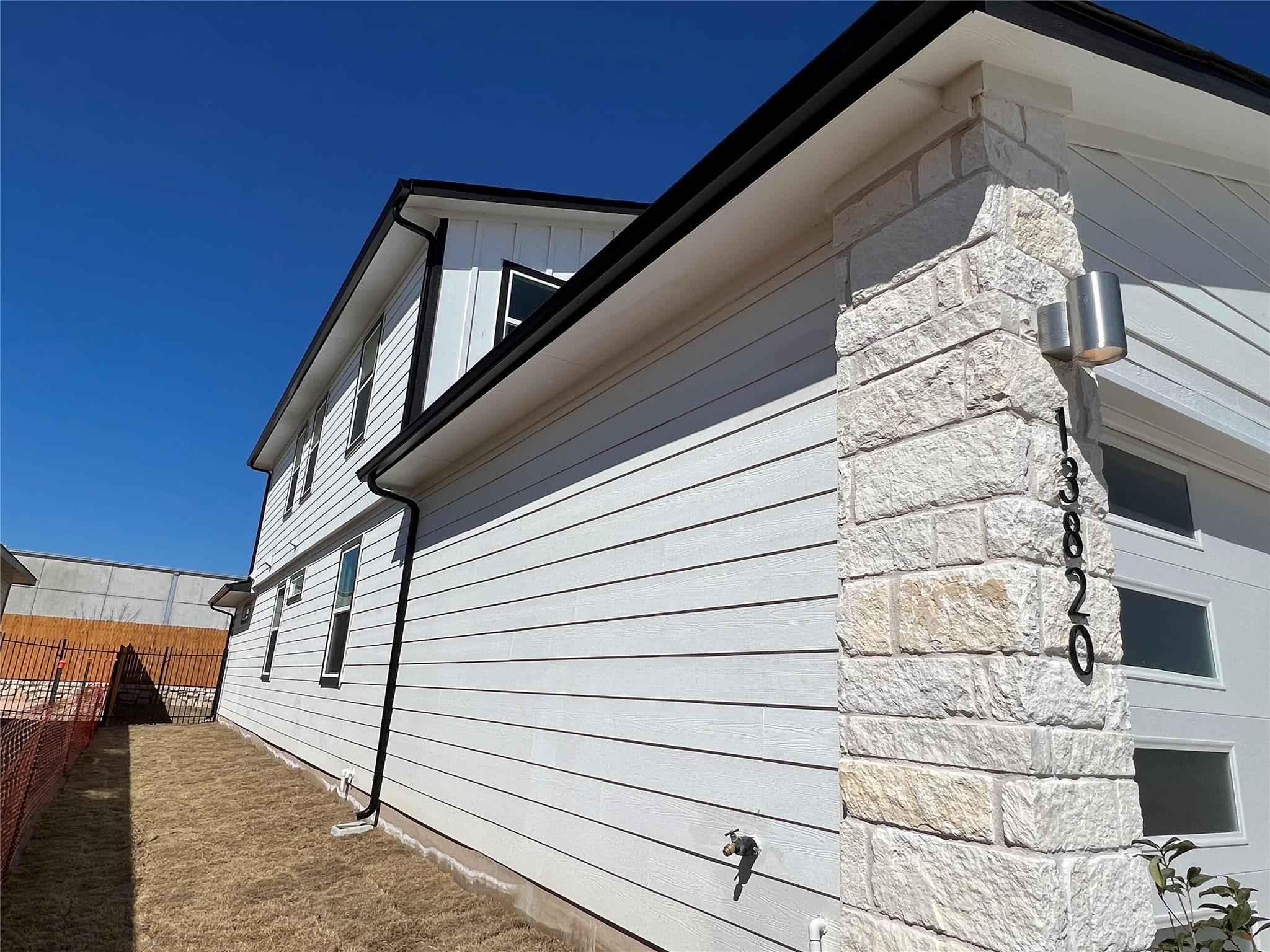 13820 Lubeck DR — photo 3