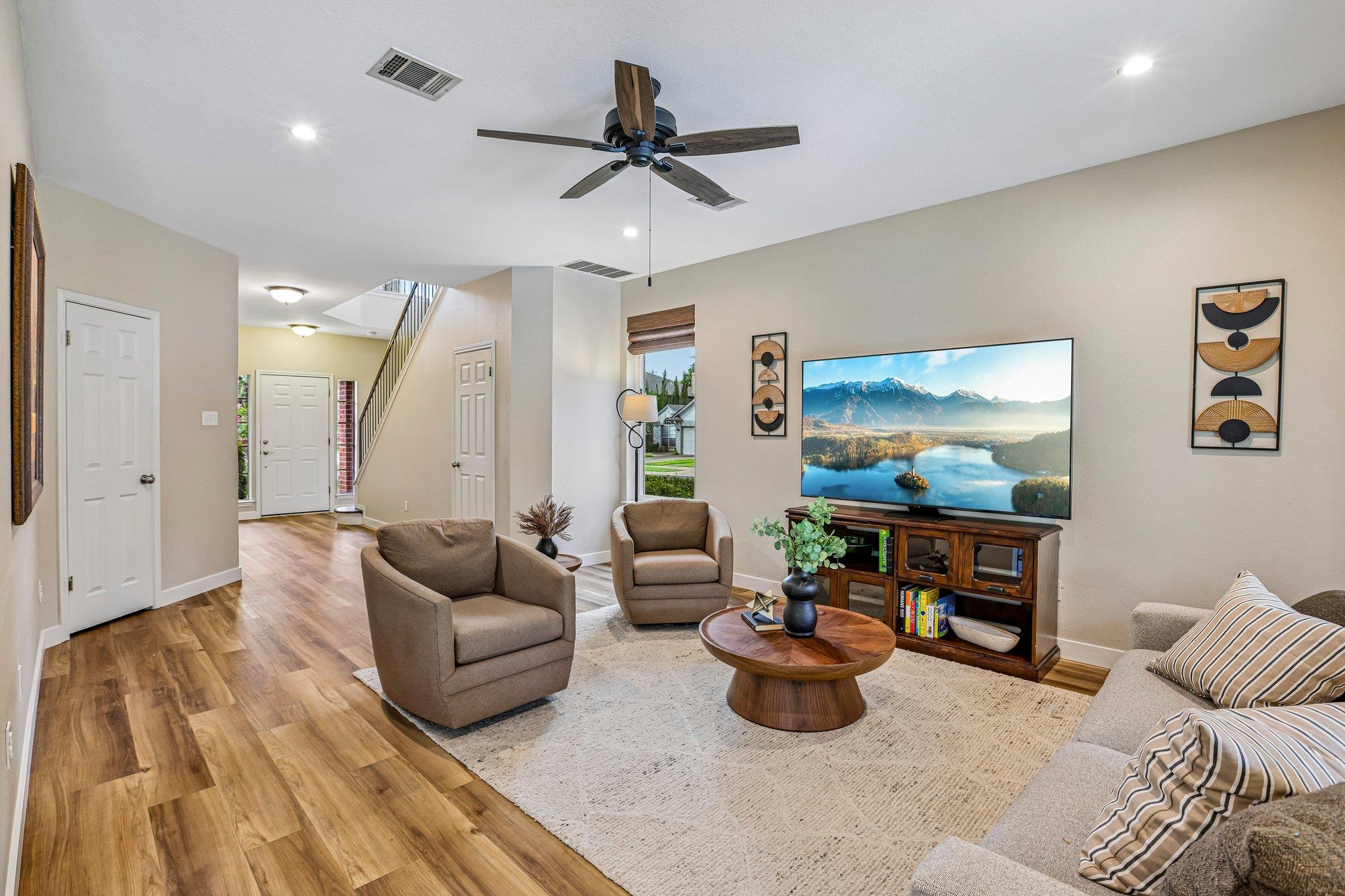 7400 Peabody DR — photo 5