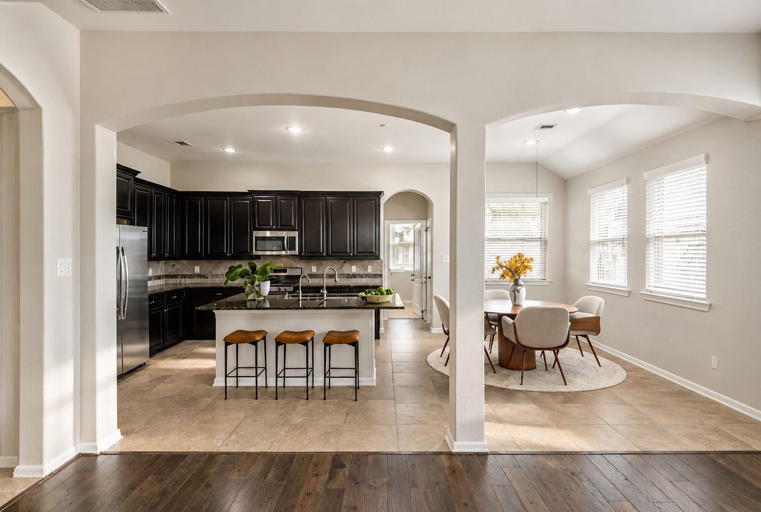 6531 Hunters Creek LN — photo 4