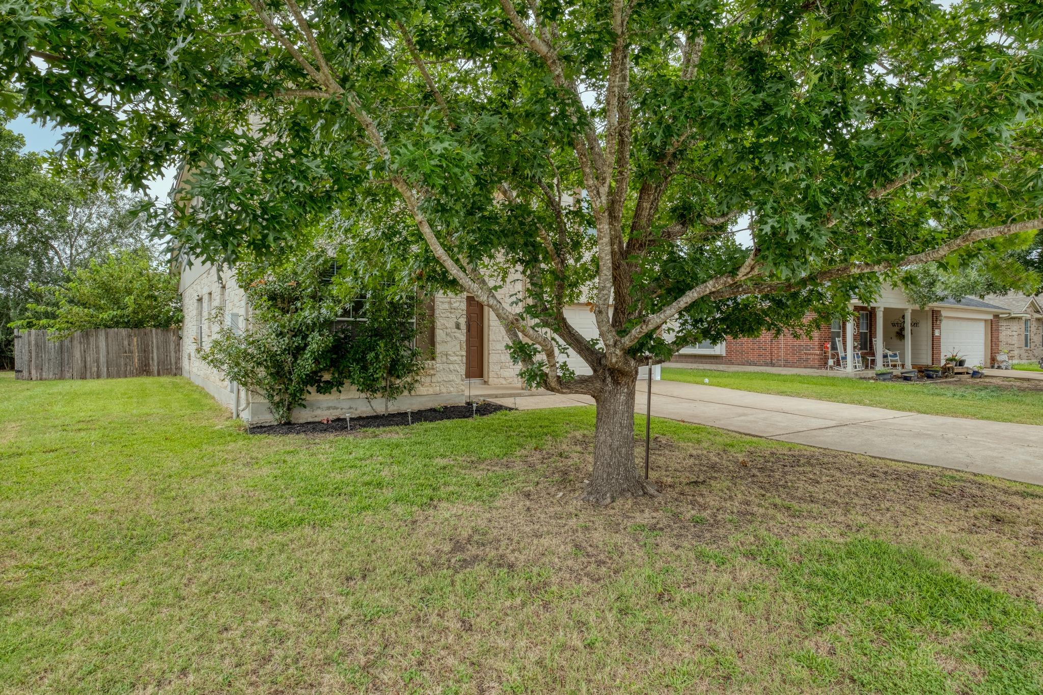 211 Hanstrom DR — photo 4