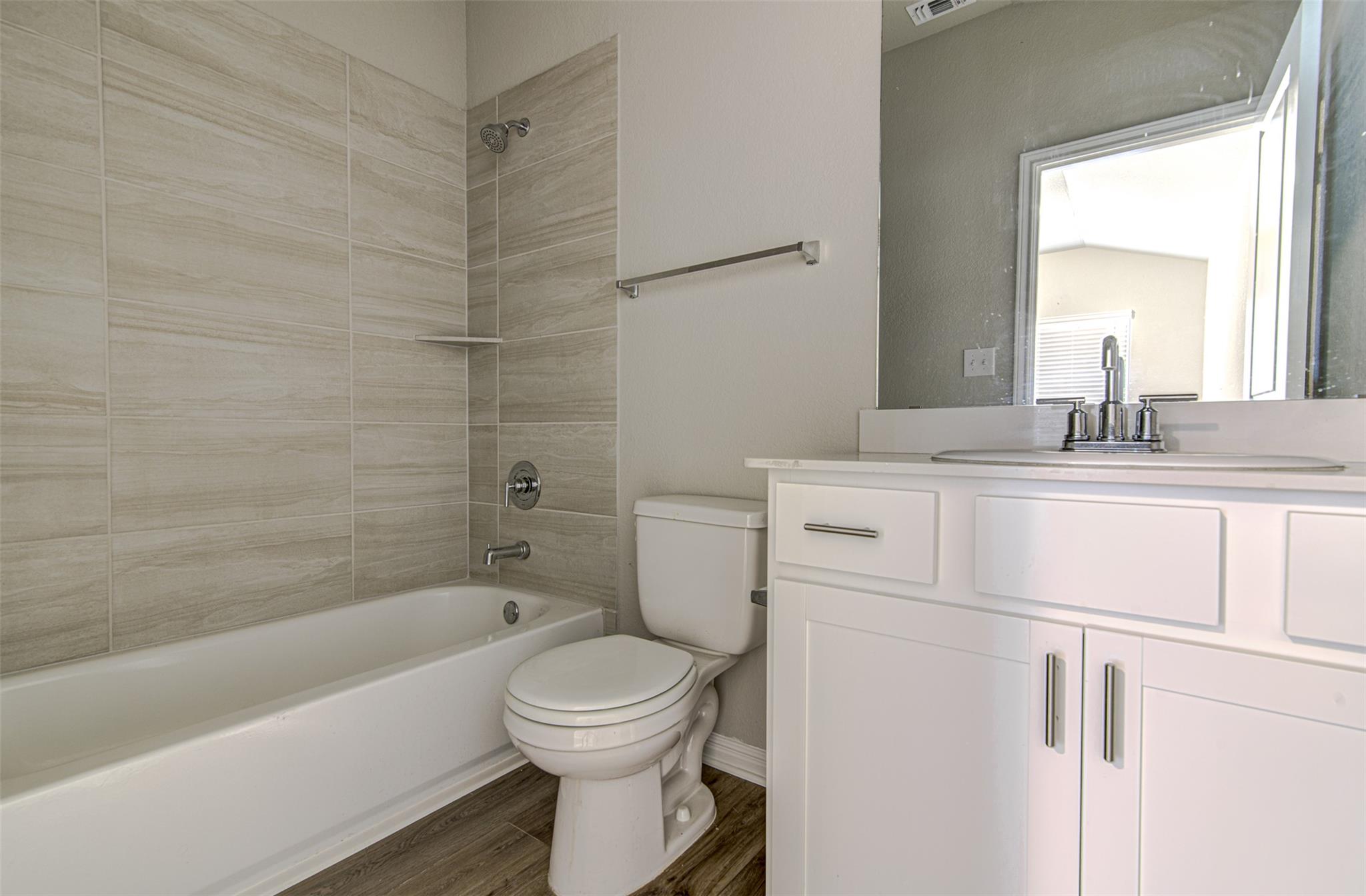 300 Bear Oak ST — photo 5