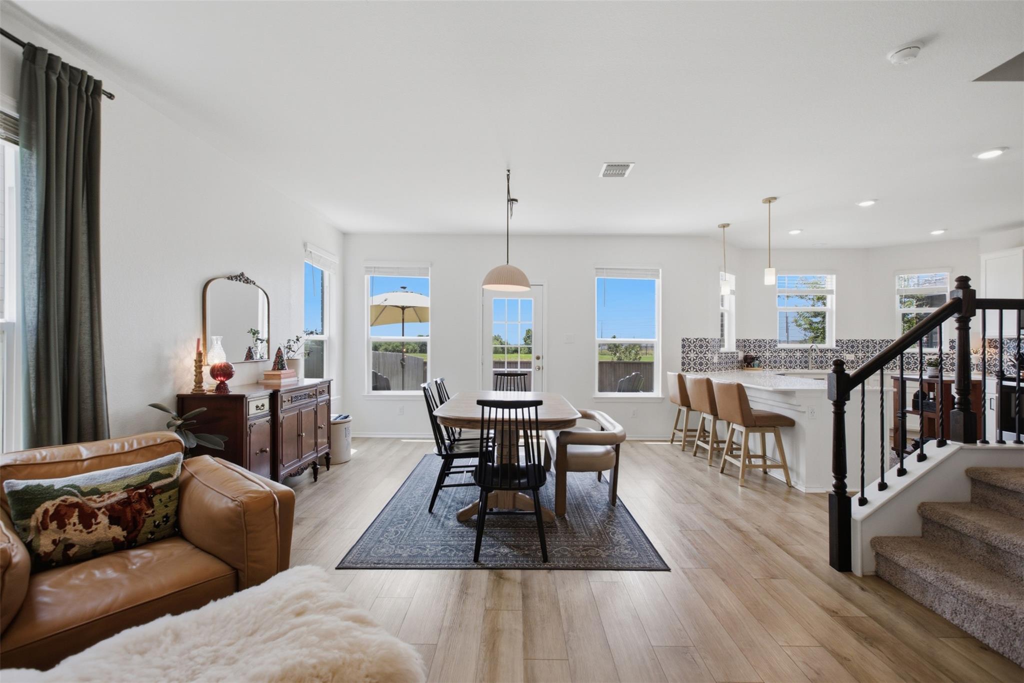 110 Sweet Autumn DR — photo 4