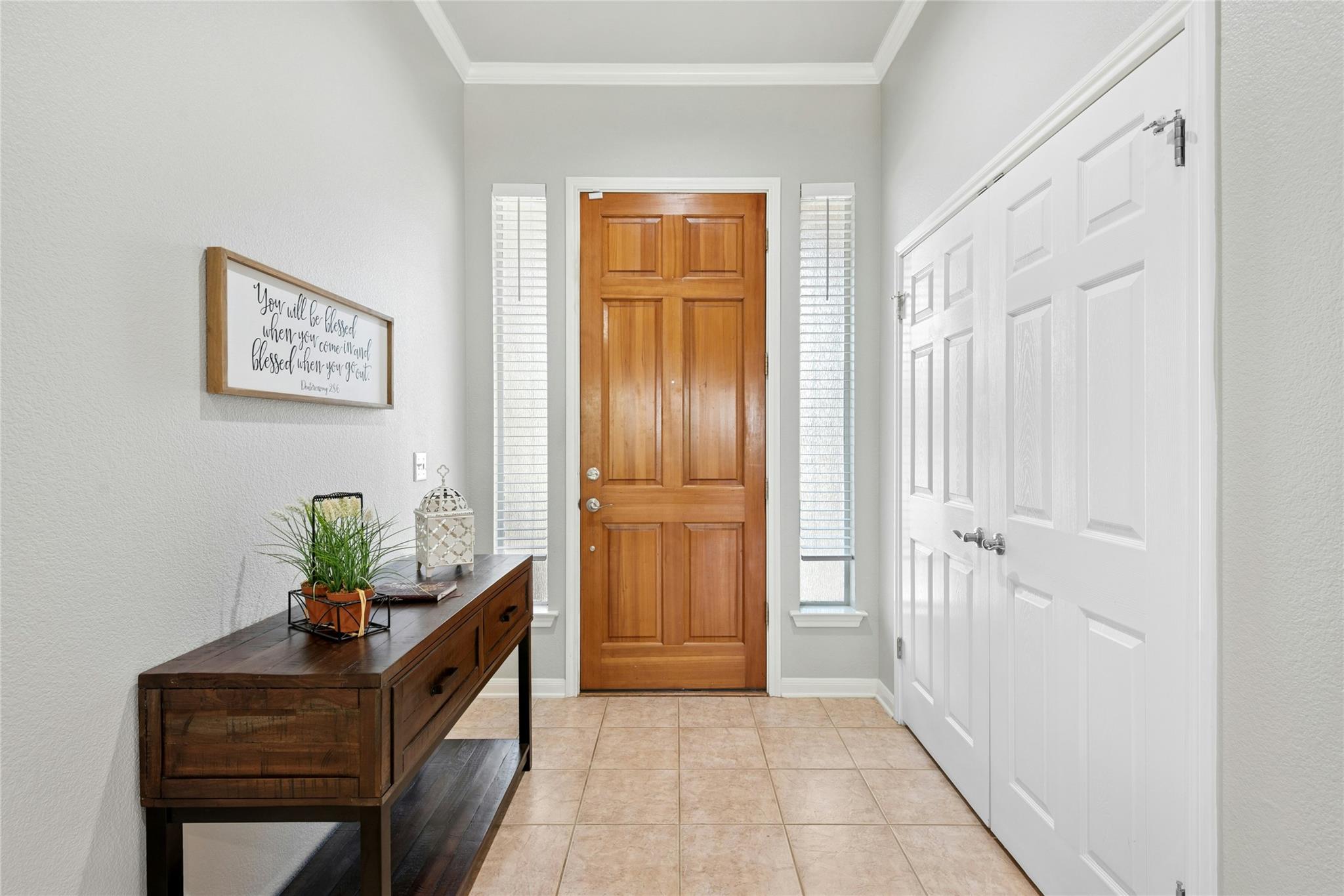 106 Waterlily LN — photo 4