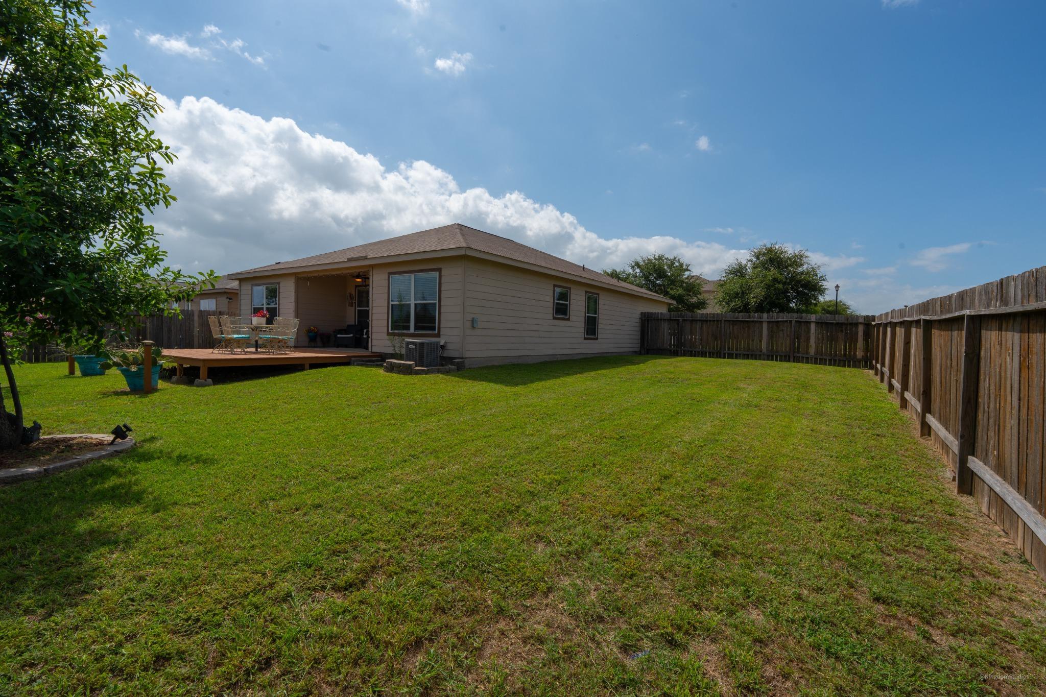 101 Hawkins LN — photo 5