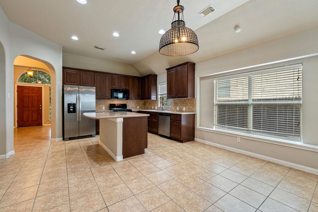 2217 Westfalian TRL — photo 4