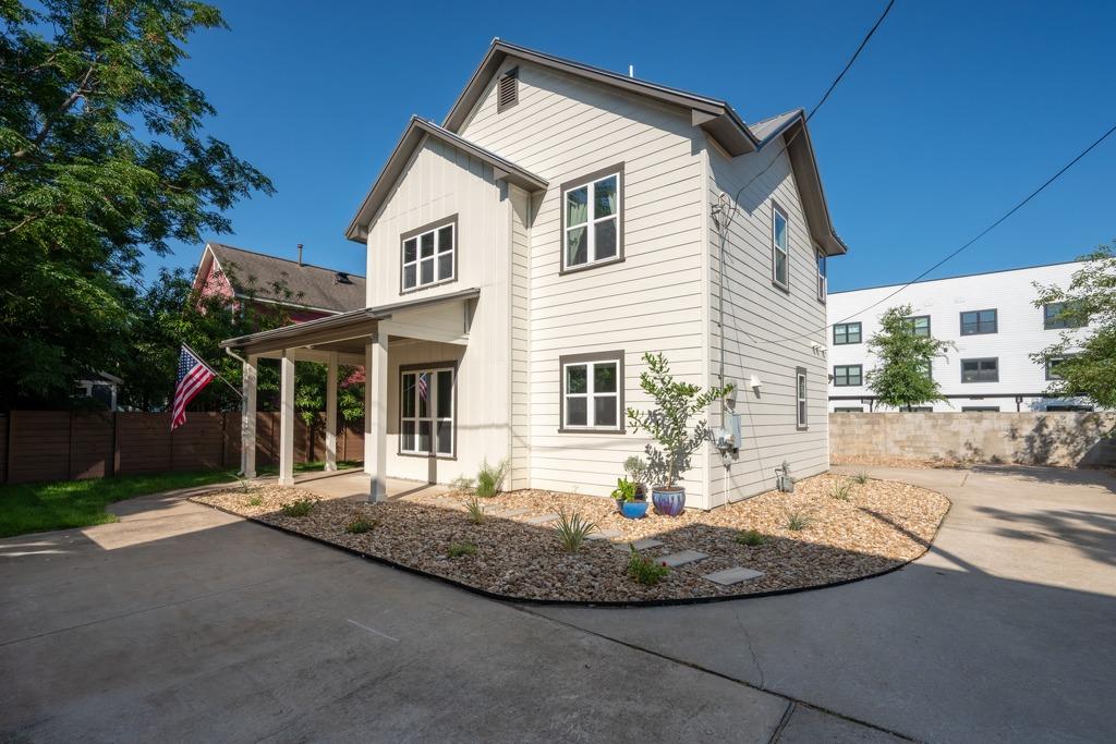 3129 Govalle Ave — photo 3