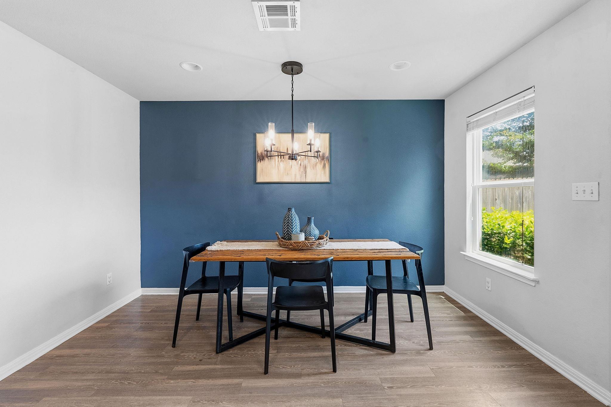 162 Friendship Oak DR — photo 4