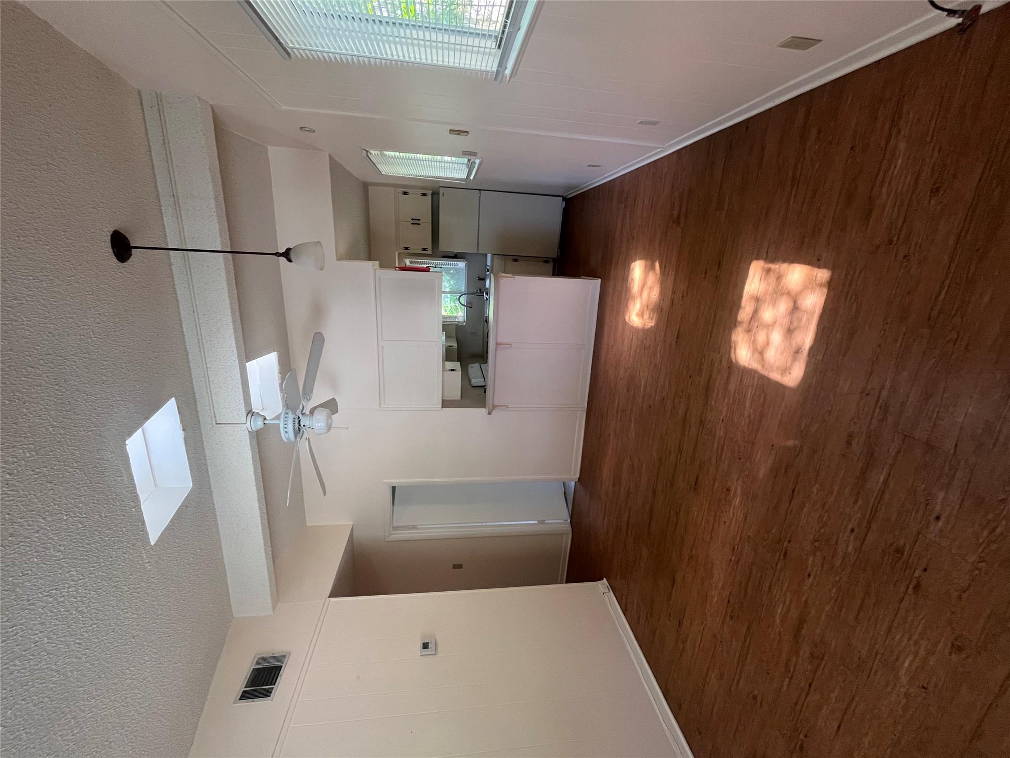 208 31st ST #5 — photo 3