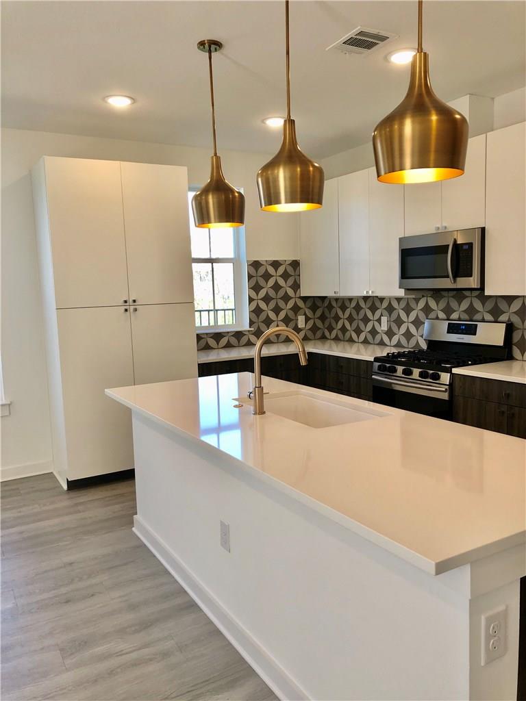 2624 Metcalfe RD #6 — photo 3