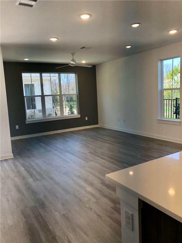 2624 Metcalfe RD #6 — photo 4