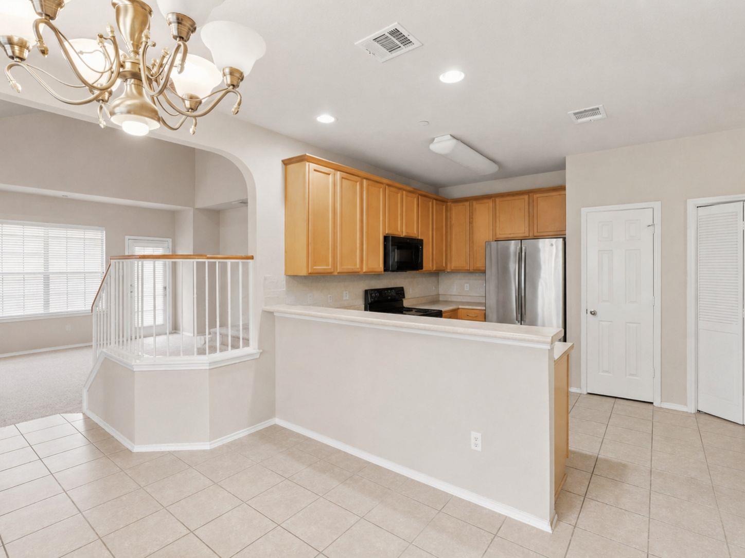 9201 Brodie LN #403 — photo 3