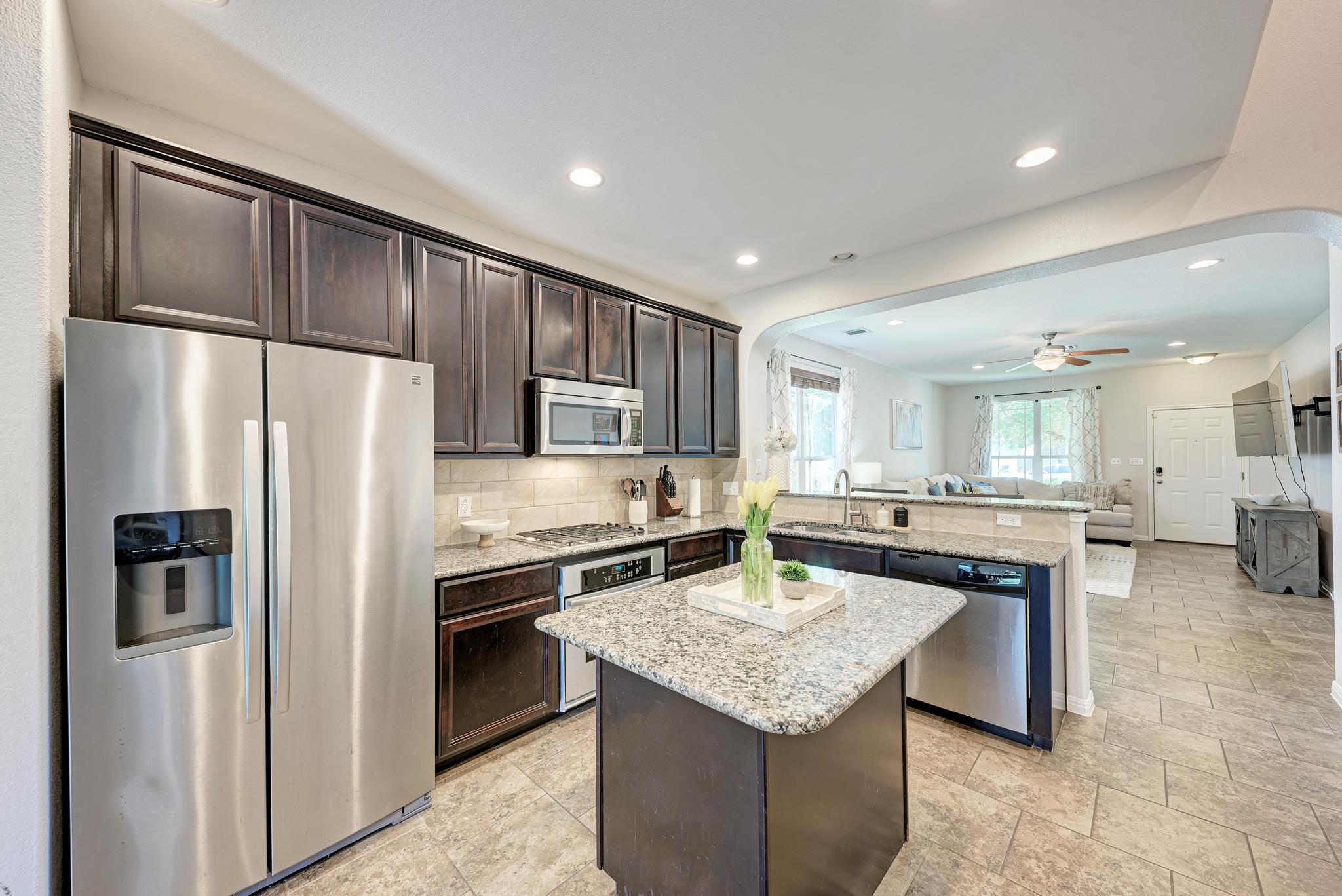 1325 Central Park CT — photo 3